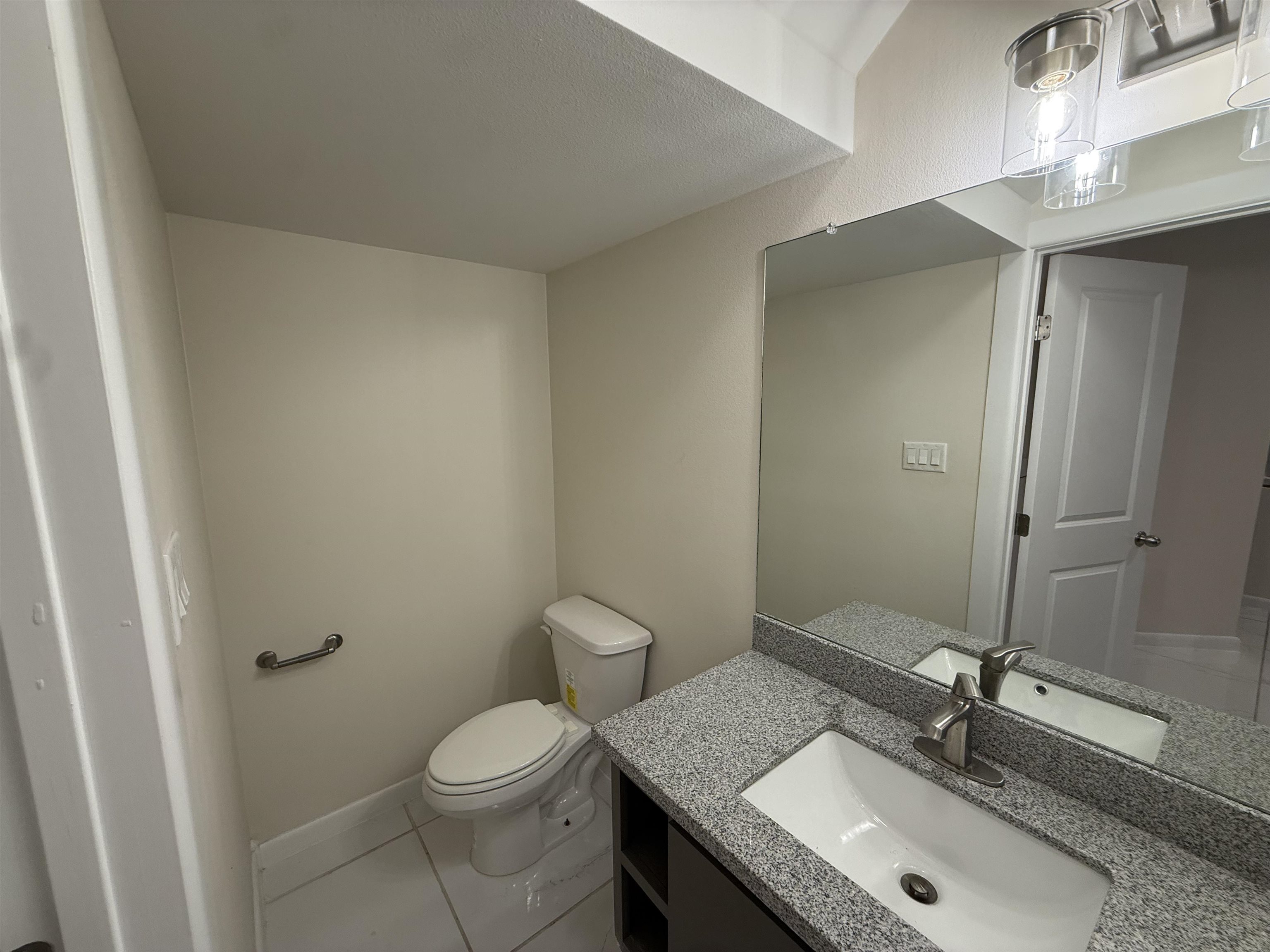 504 Gale Ct D401 Property Photo 8