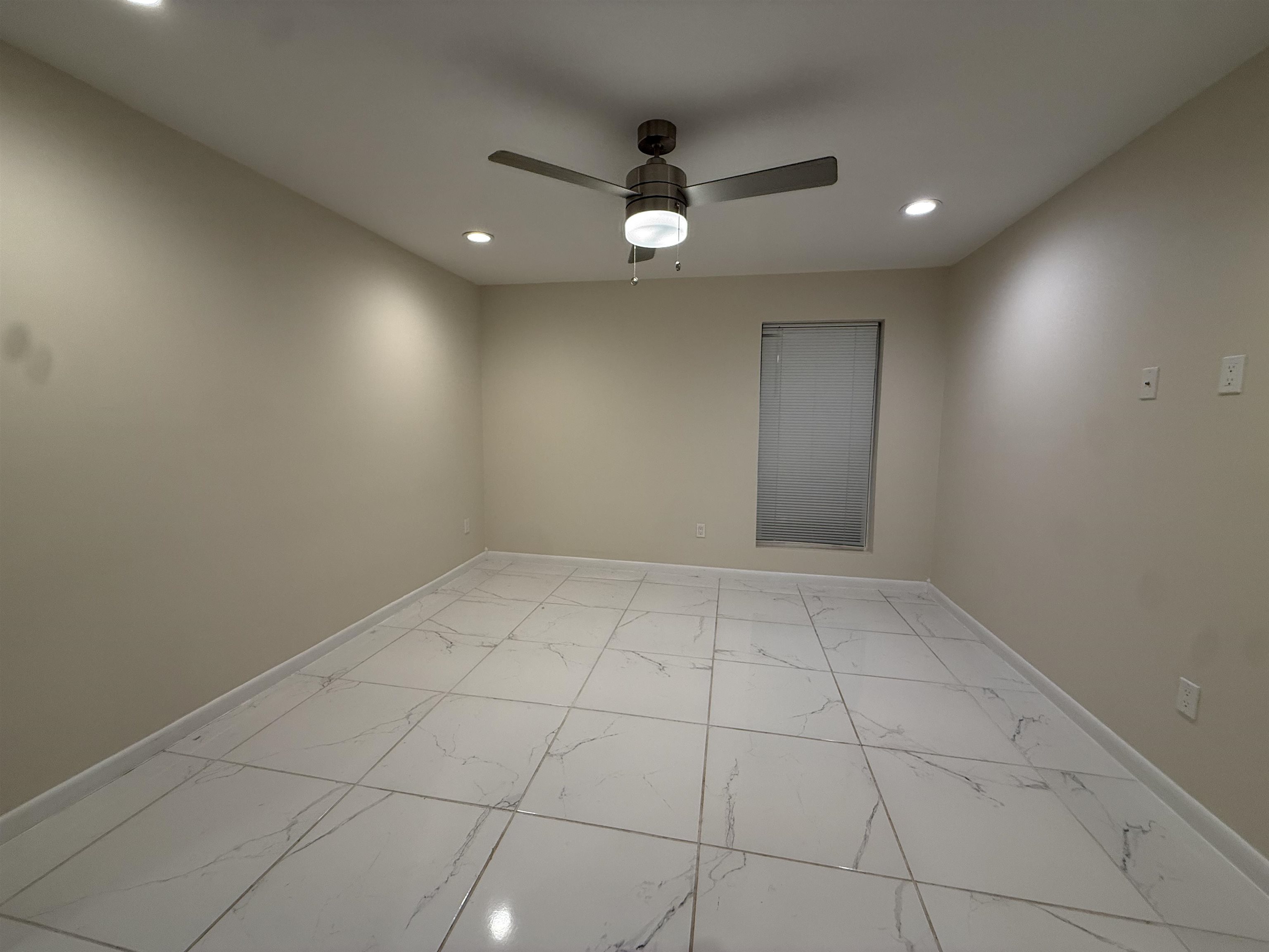 504 Gale Ct D401 Property Photo 10