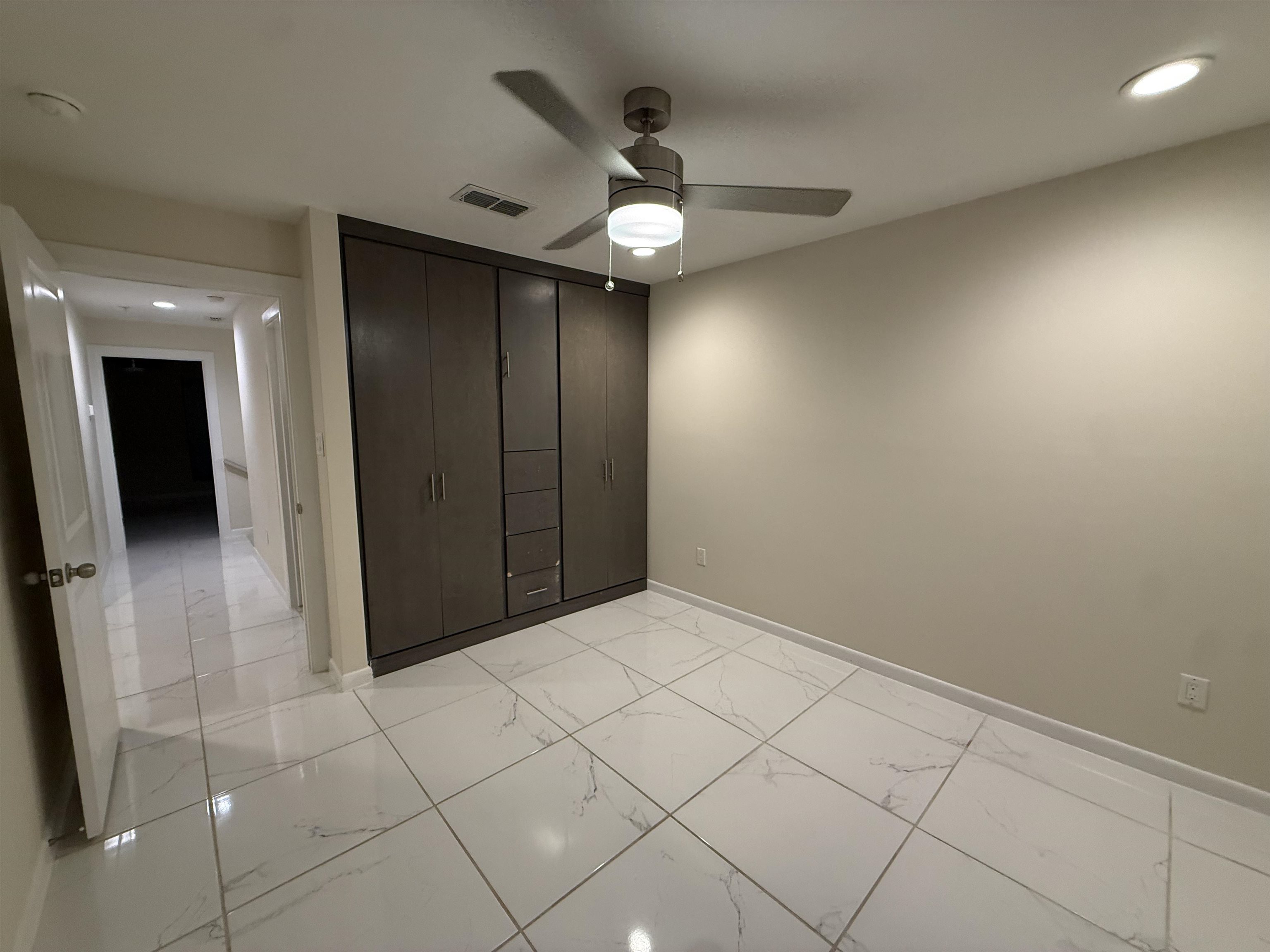 504 Gale Ct D401 Property Photo 14