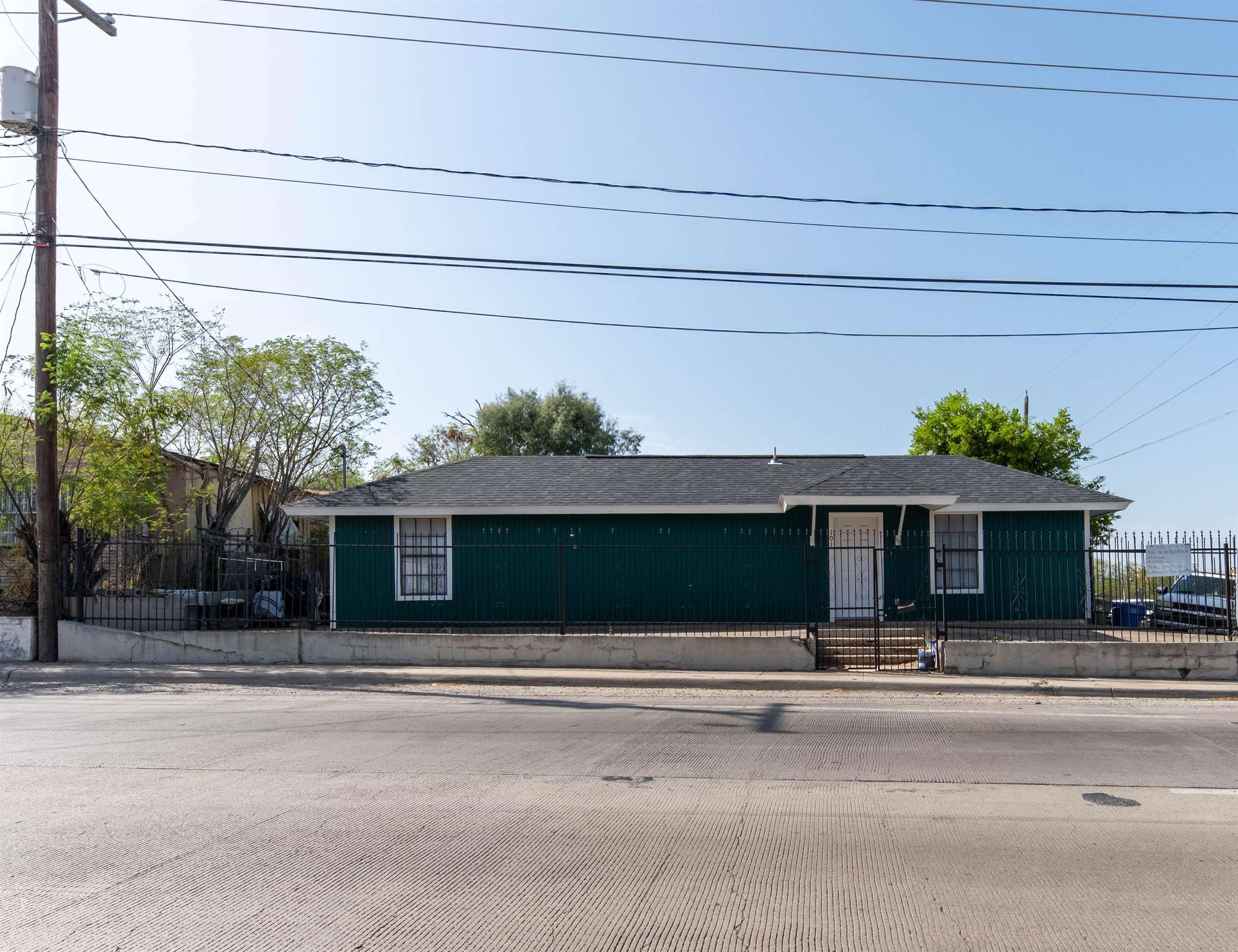 101 Chihuahua St Property Photo 1