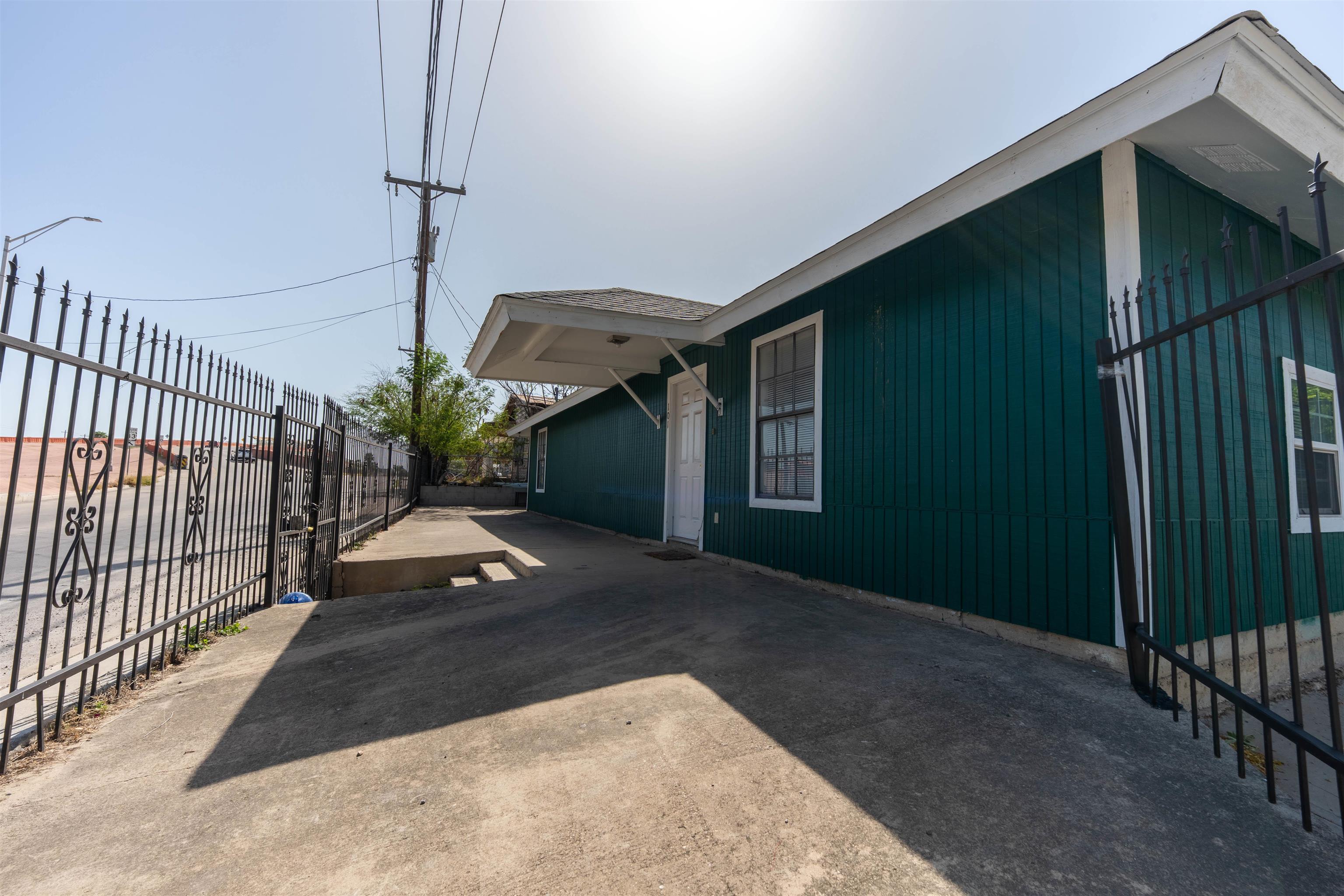 101 Chihuahua St Property Photo 14