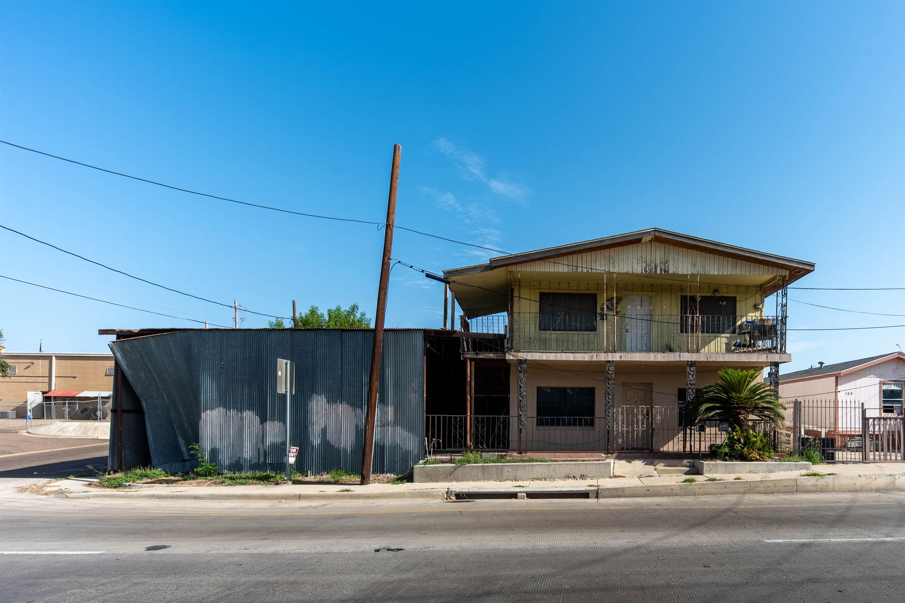 102 Chihuahua St Property Photo 1