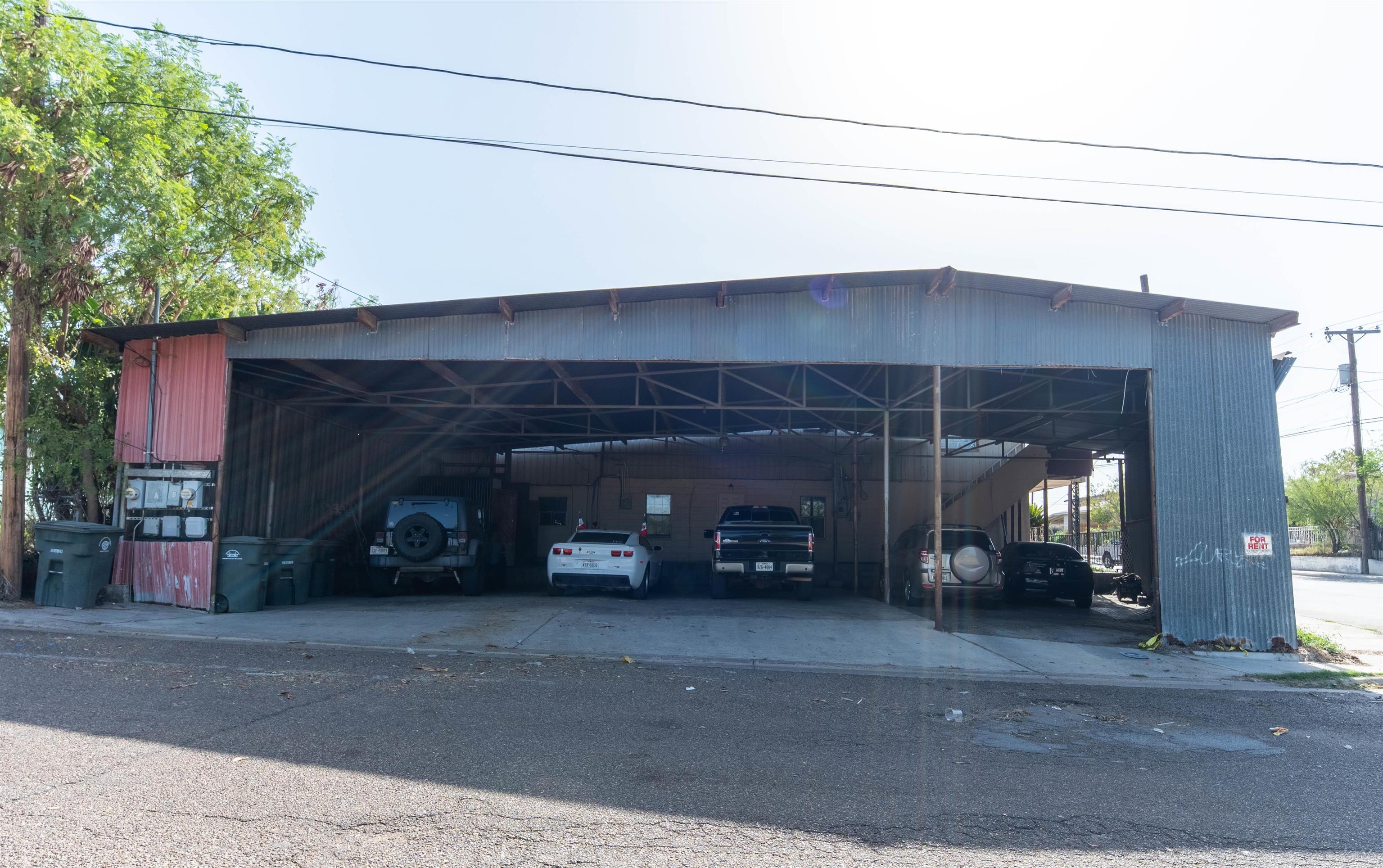 102 Chihuahua St Property Photo 3