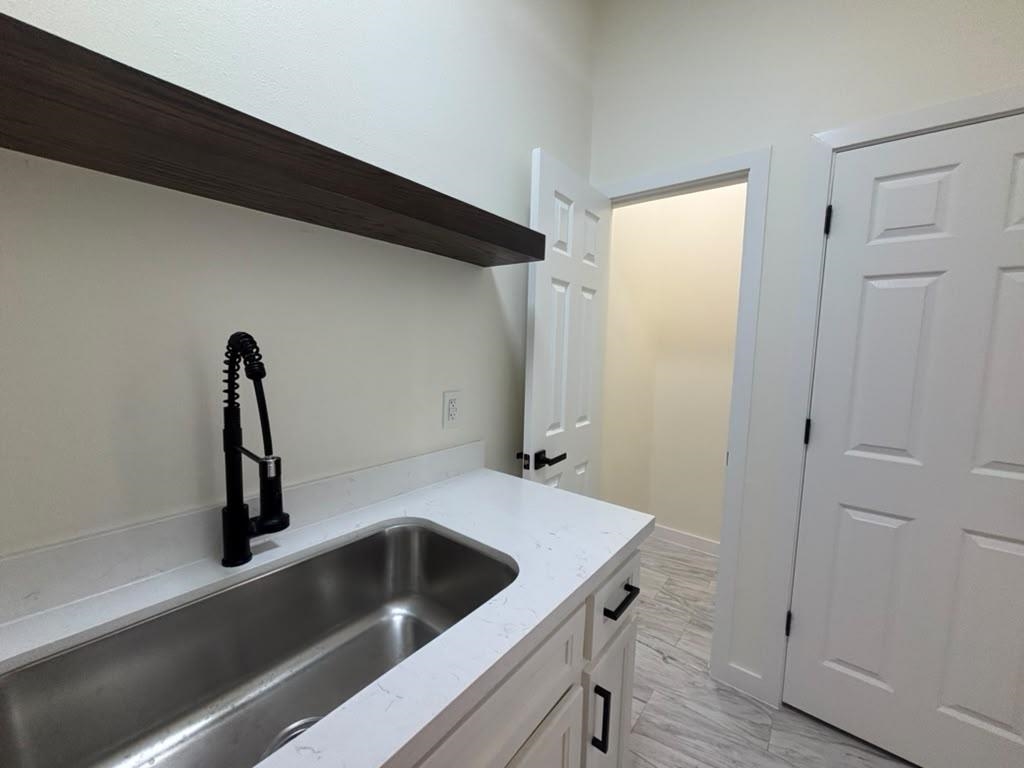 1113 San Bernardo Ave Property Photo 11