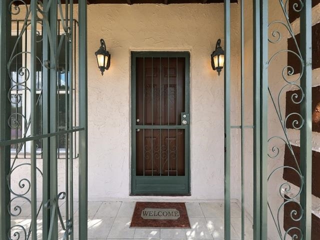 716 N Seymour Ave Property Photo 1