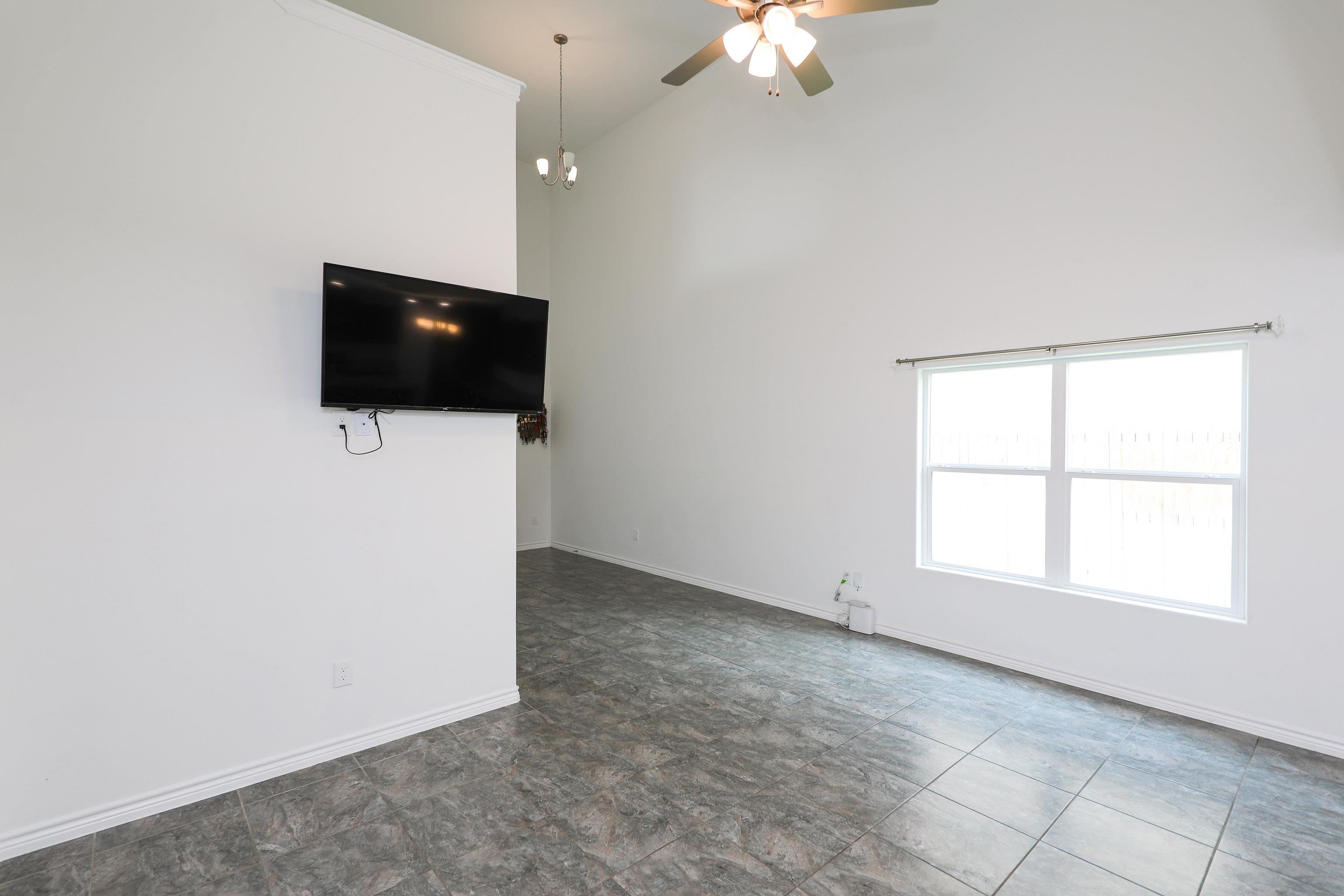 5625 Encanto Dr. Property Photo 5