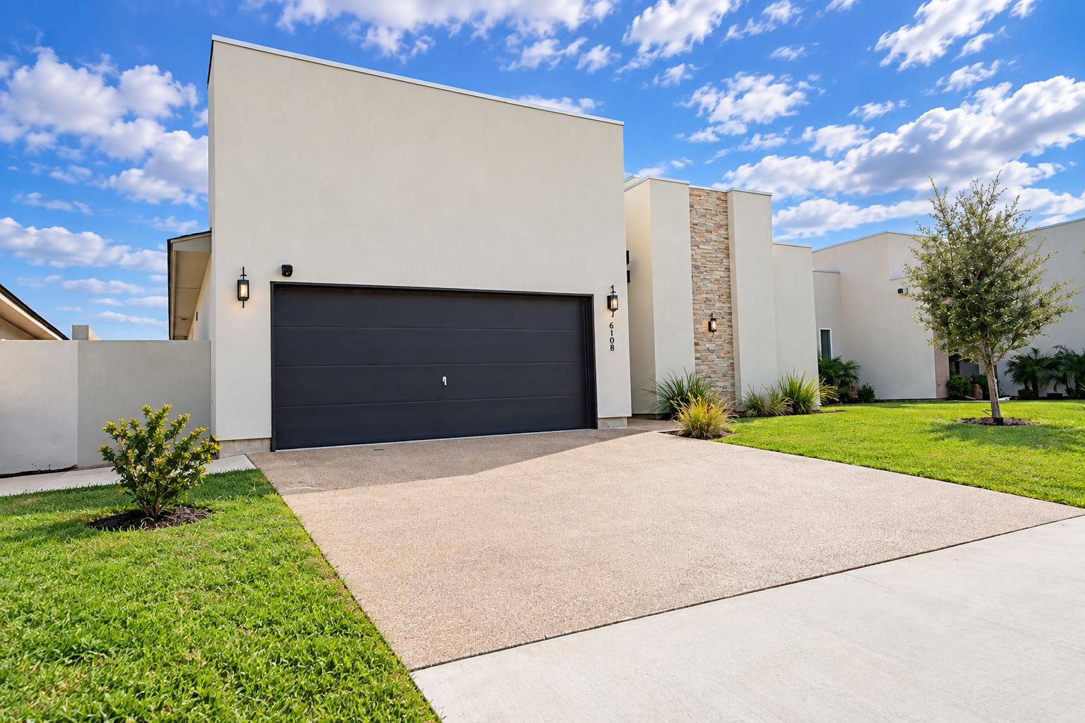 6108 Maryam Dr. Property Photo 3