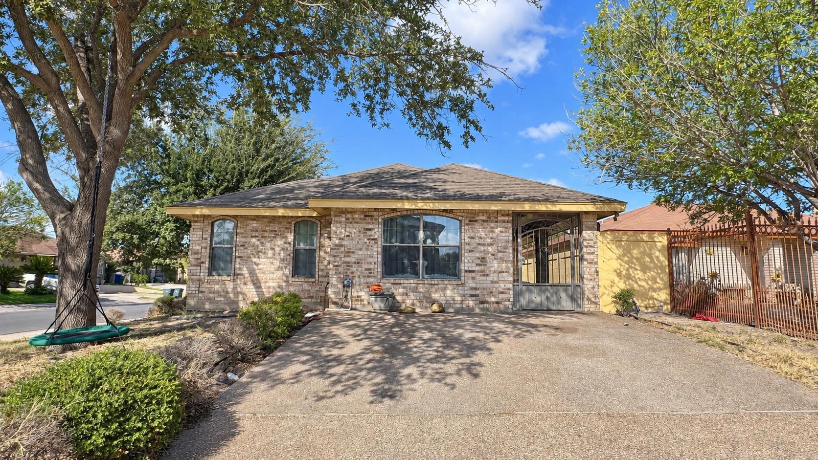 302 Begona Ct Property Photo 15