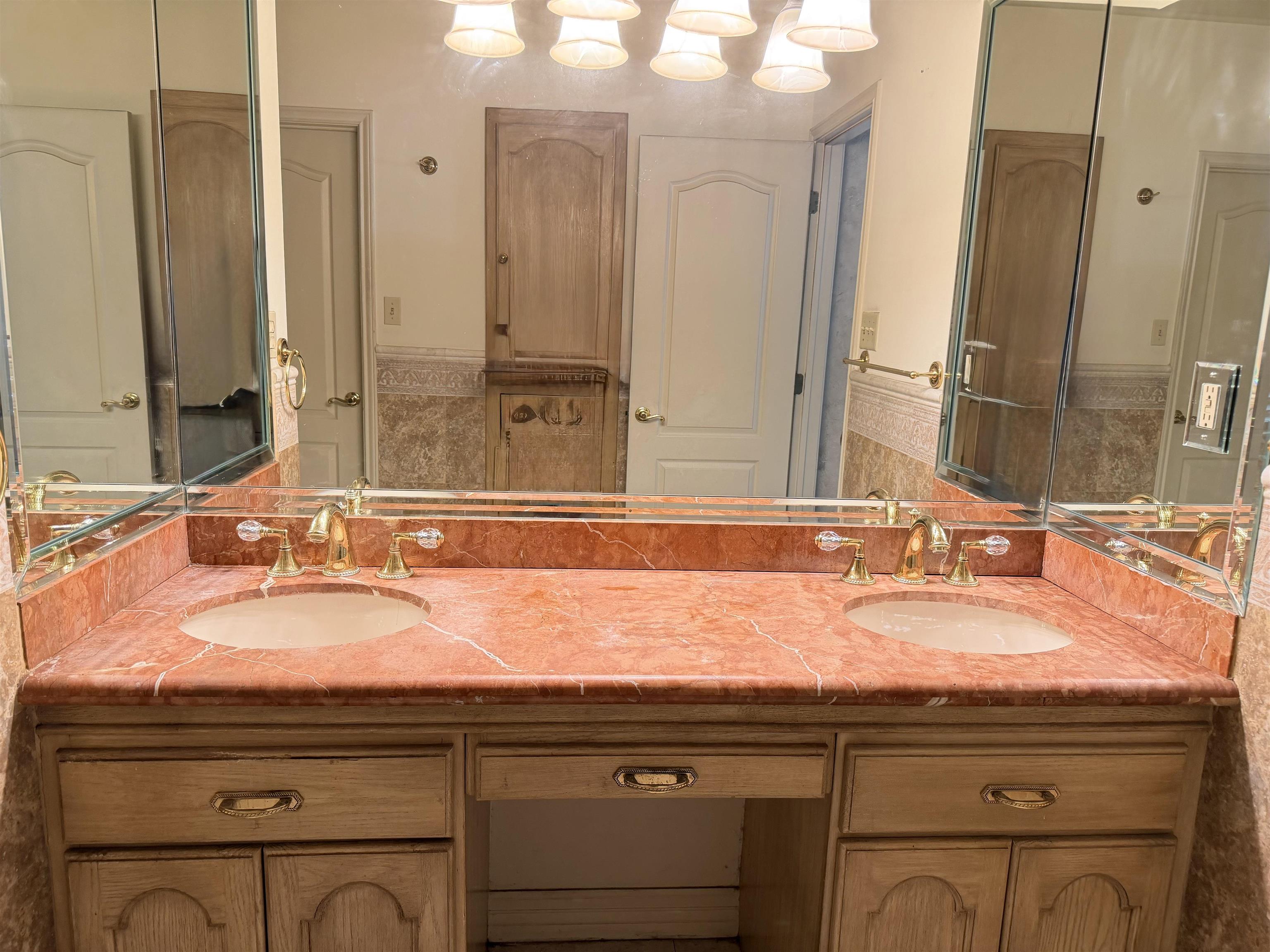 206 Chateau La Fitte Ct Property Photo 14
