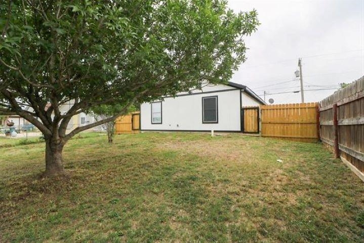 1222 Paseo De Danubio Property Photo 8