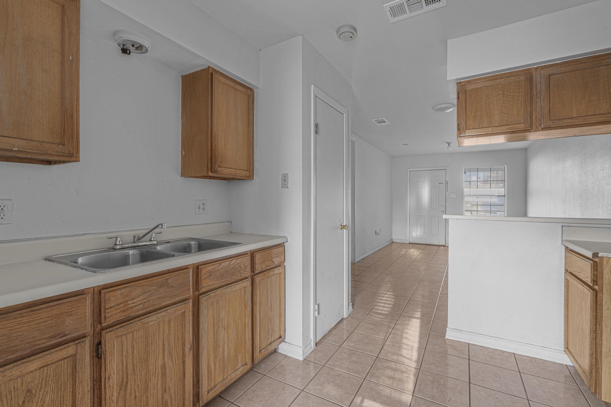 2314 Coke St Property Photo 9