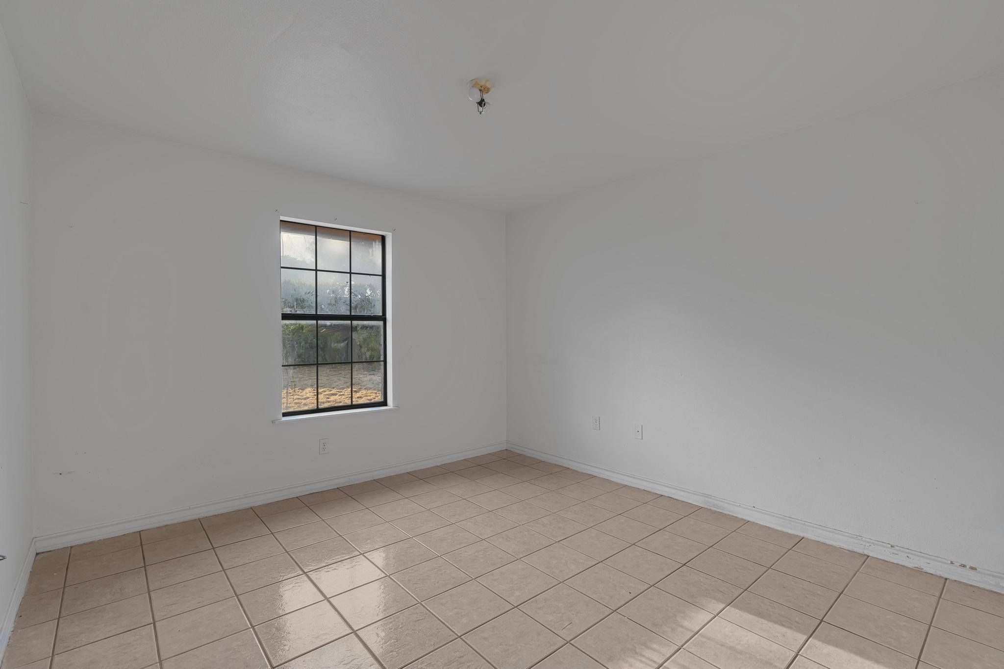 2314 Coke St Property Photo 13