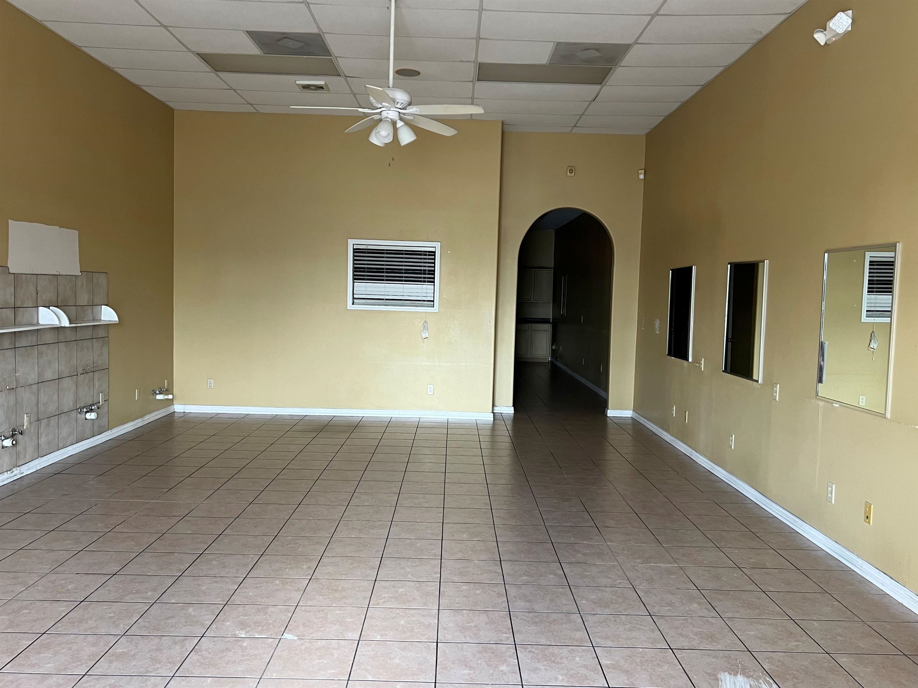 5460 Springfield Ave Property Photo 3