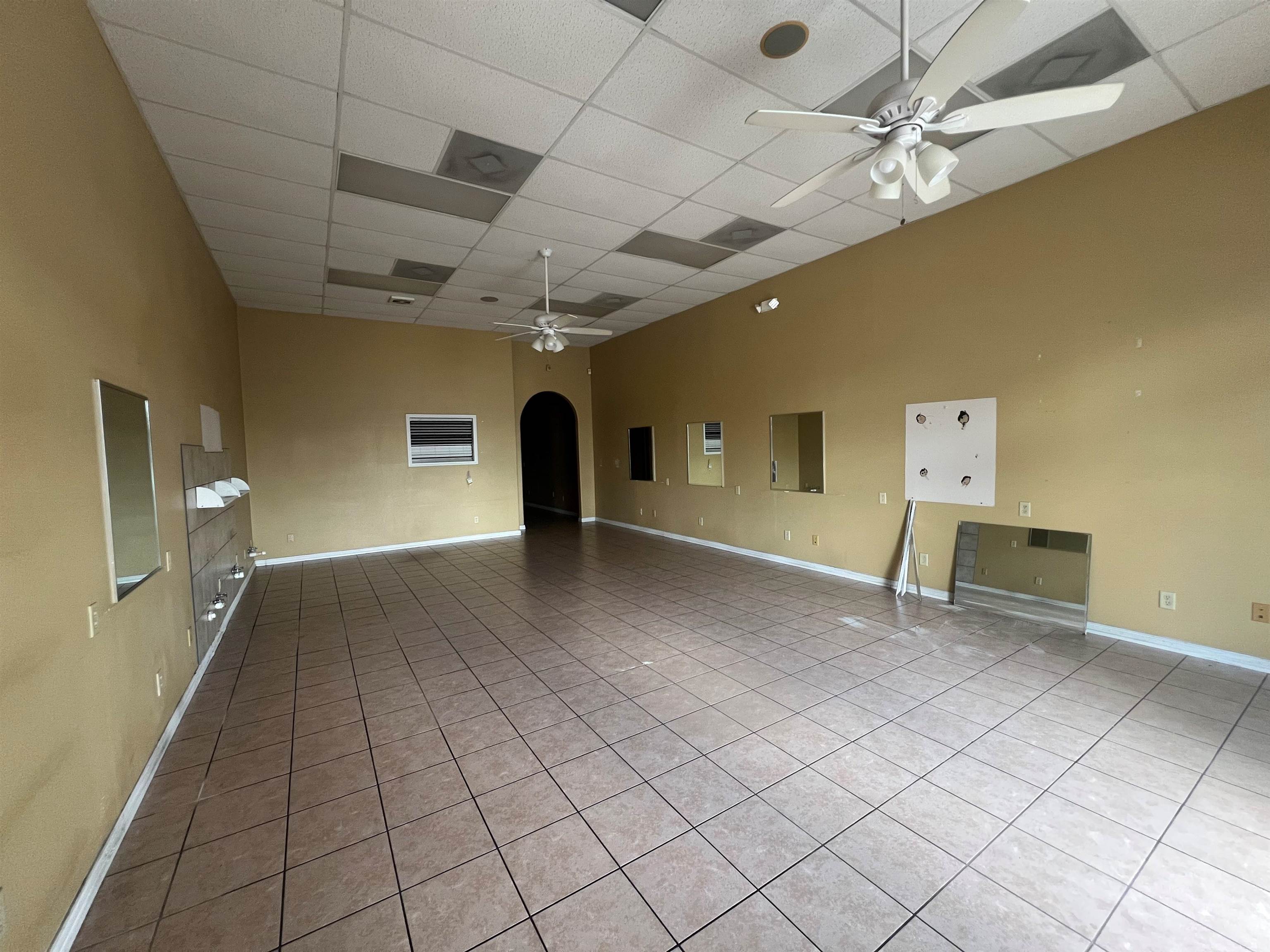 5460 Springfield Ave Property Photo 4