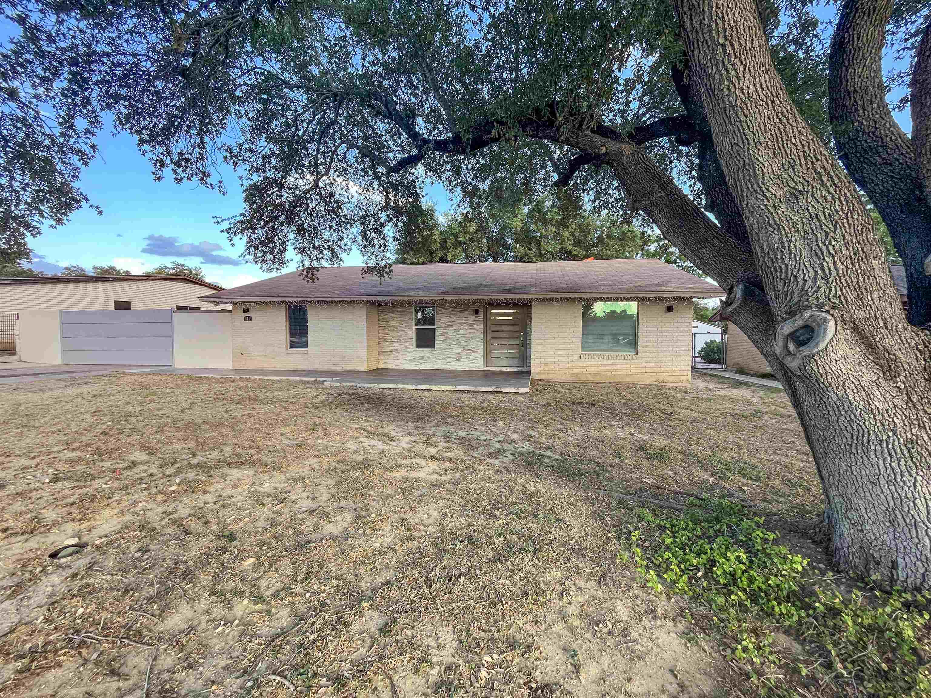 419 Del Mar Blvd Property Photo 1