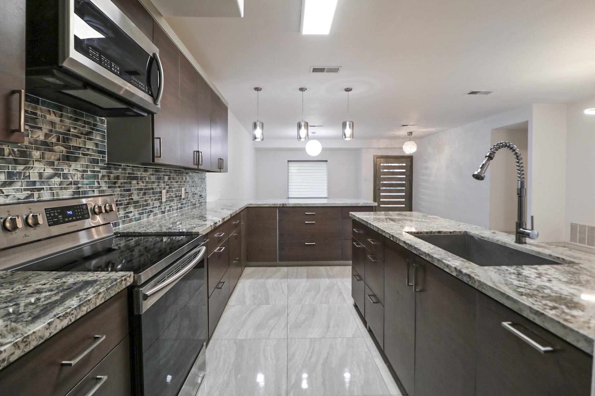 419 Del Mar Blvd Property Photo 10