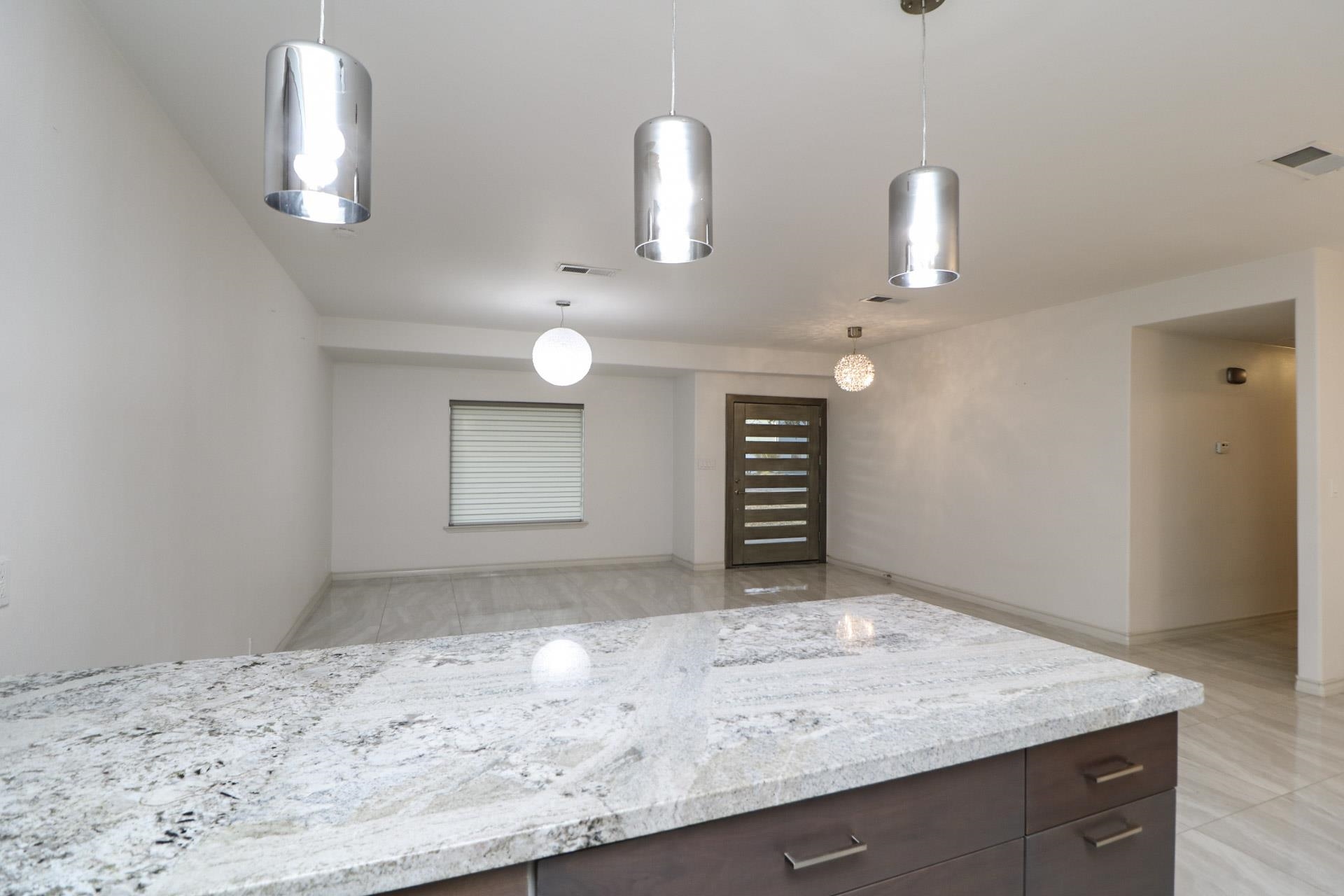 419 Del Mar Blvd Property Photo 11