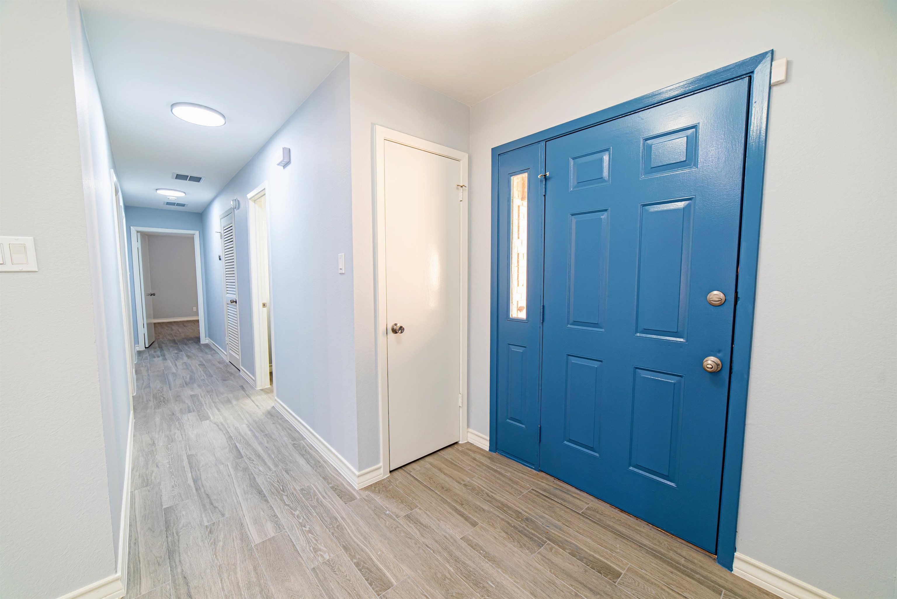8655 Northridge Lp Property Photo 8