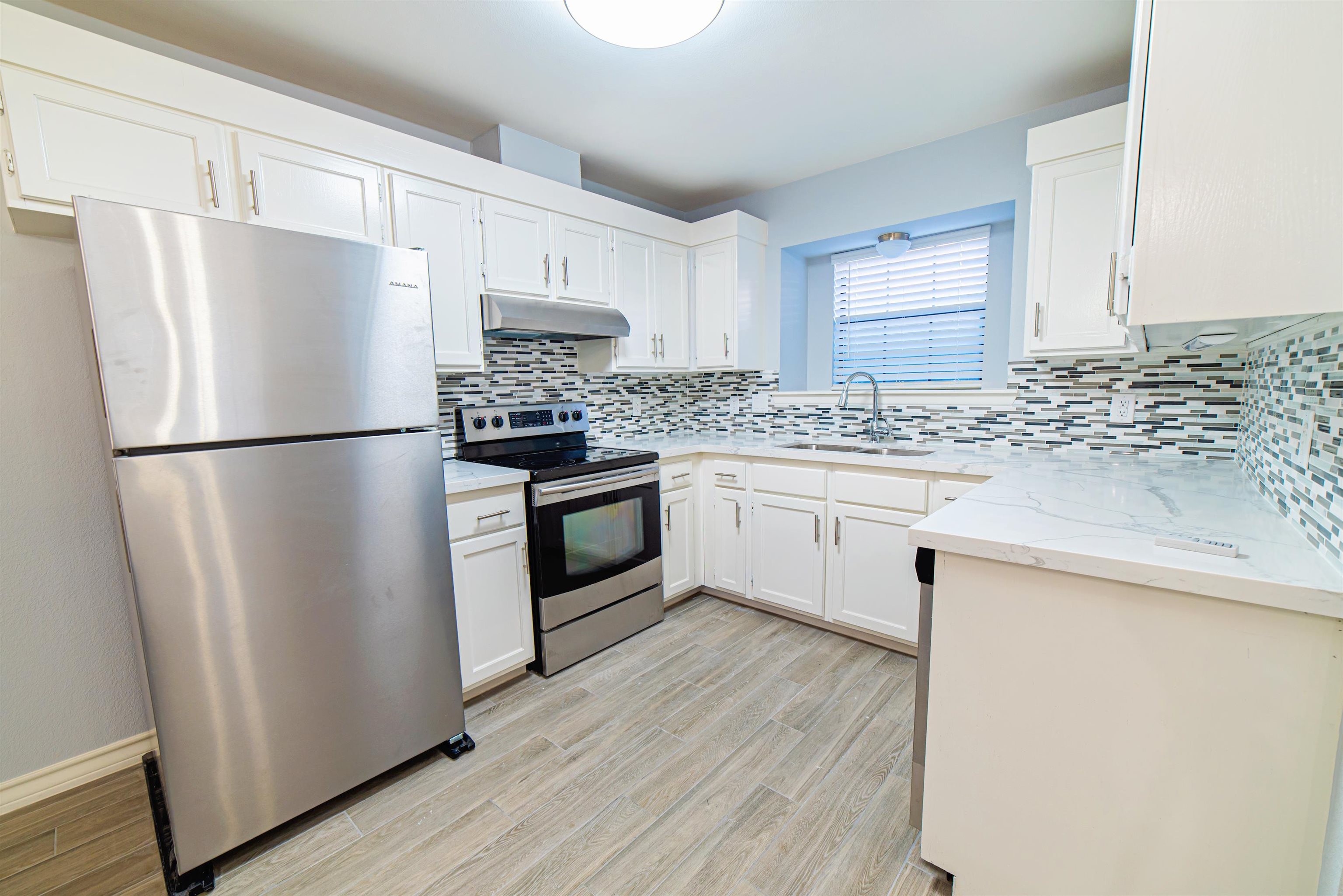 8655 Northridge Lp Property Photo 13