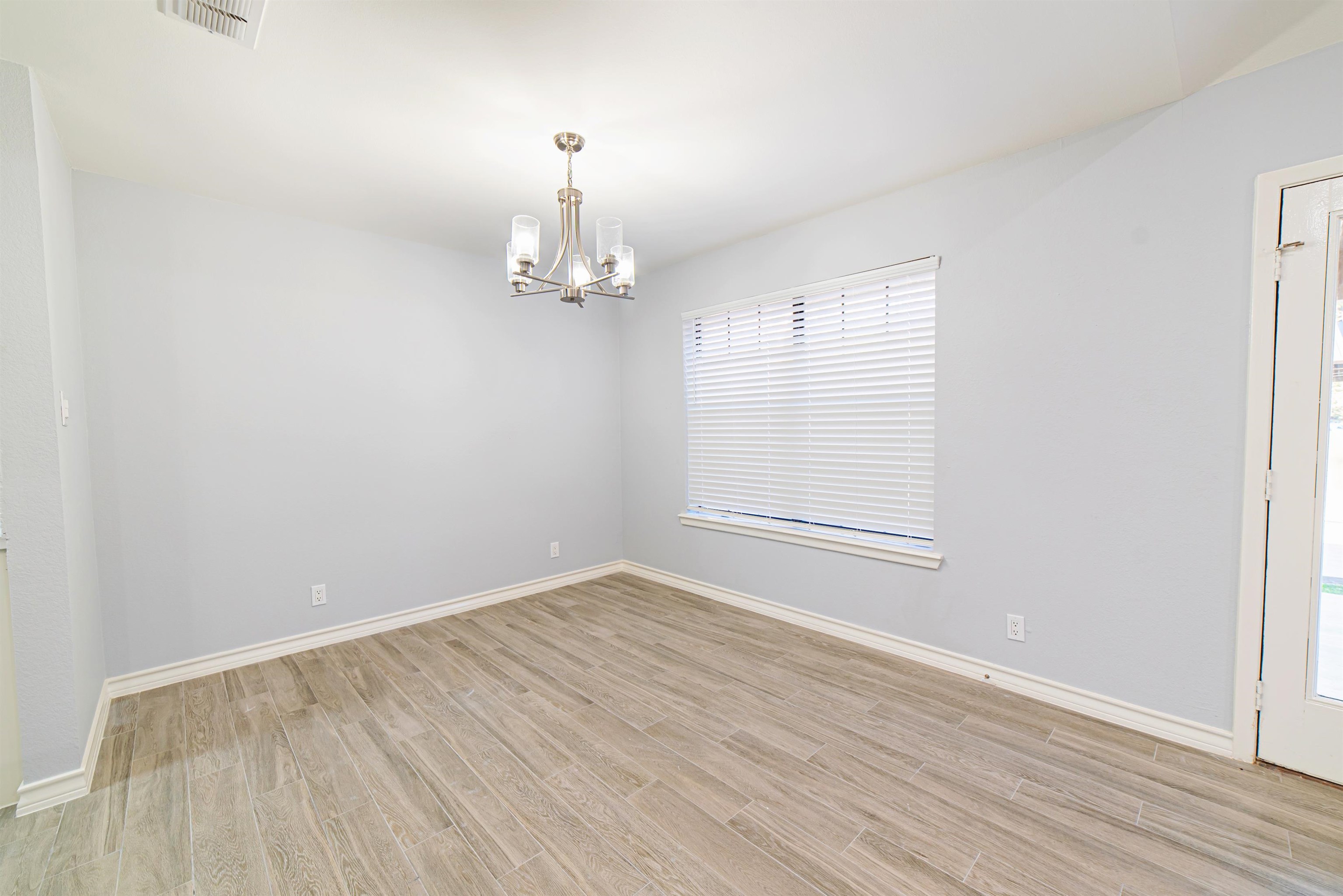 8655 Northridge Lp Property Photo 16