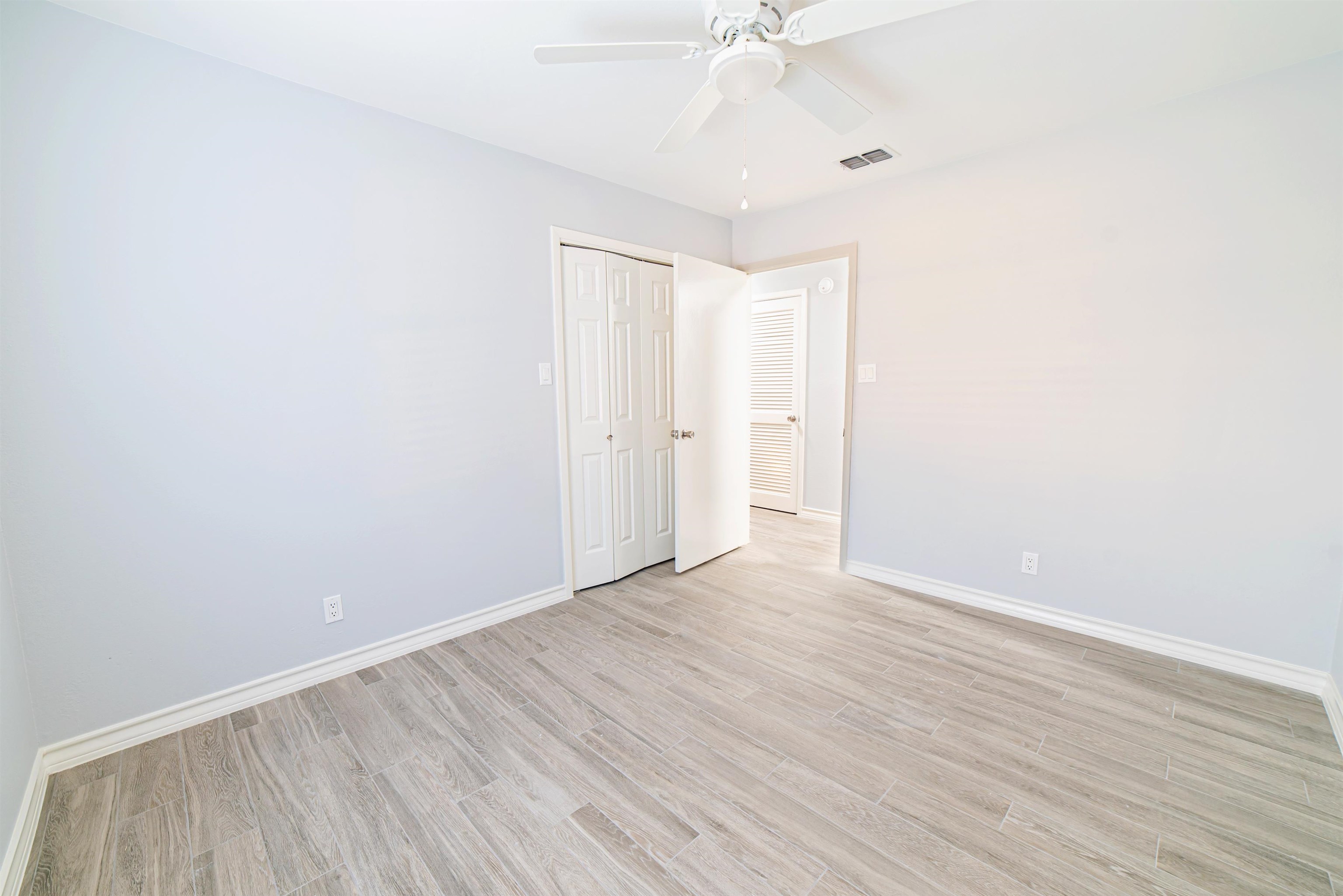 8655 Northridge Lp Property Photo 20
