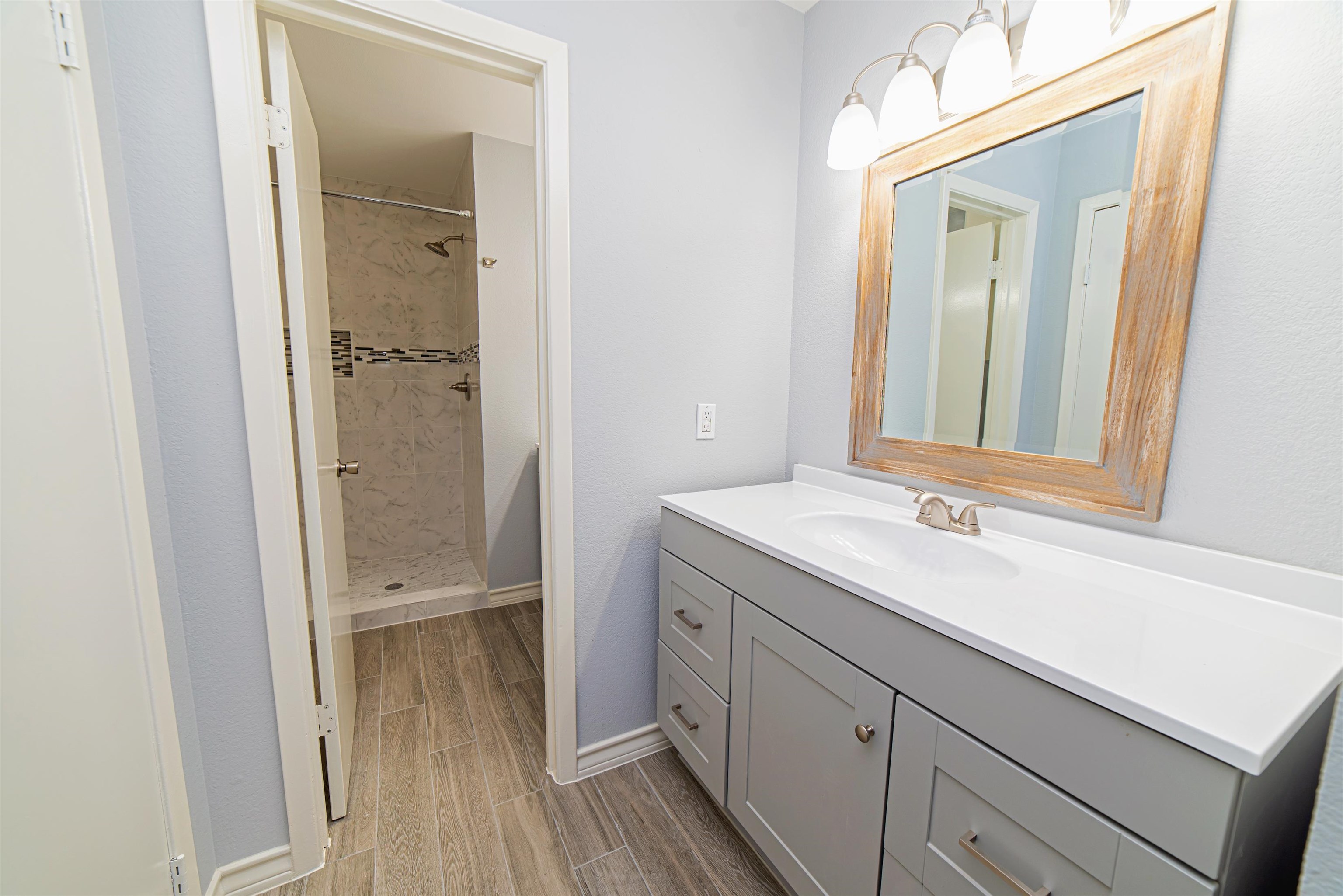 8655 Northridge Lp Property Photo 24