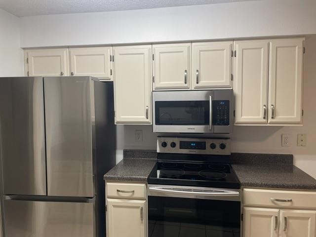 100 Village Blvd 3 Property Photo 4