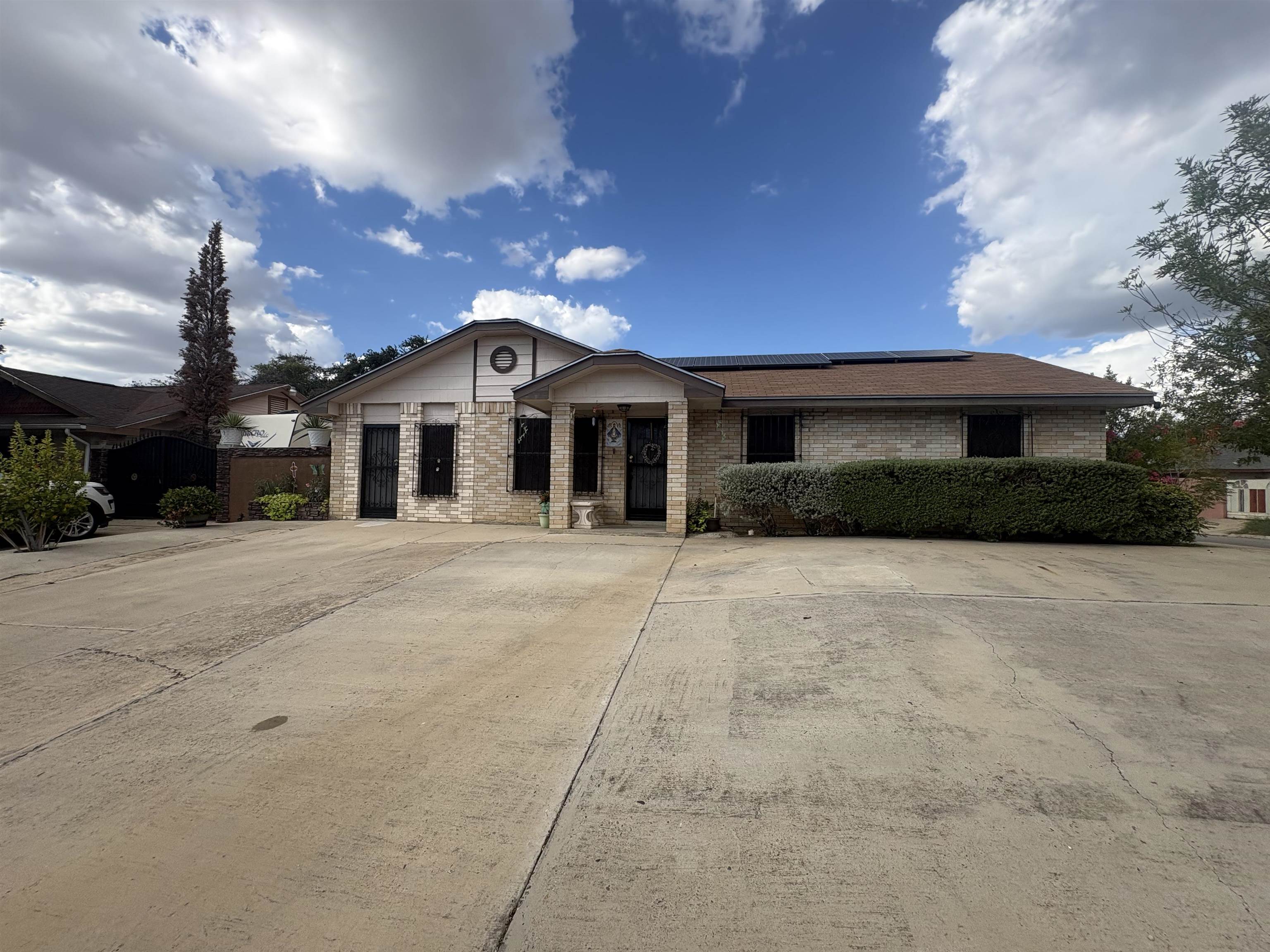 5710 Cactus Dr Property Photo 3