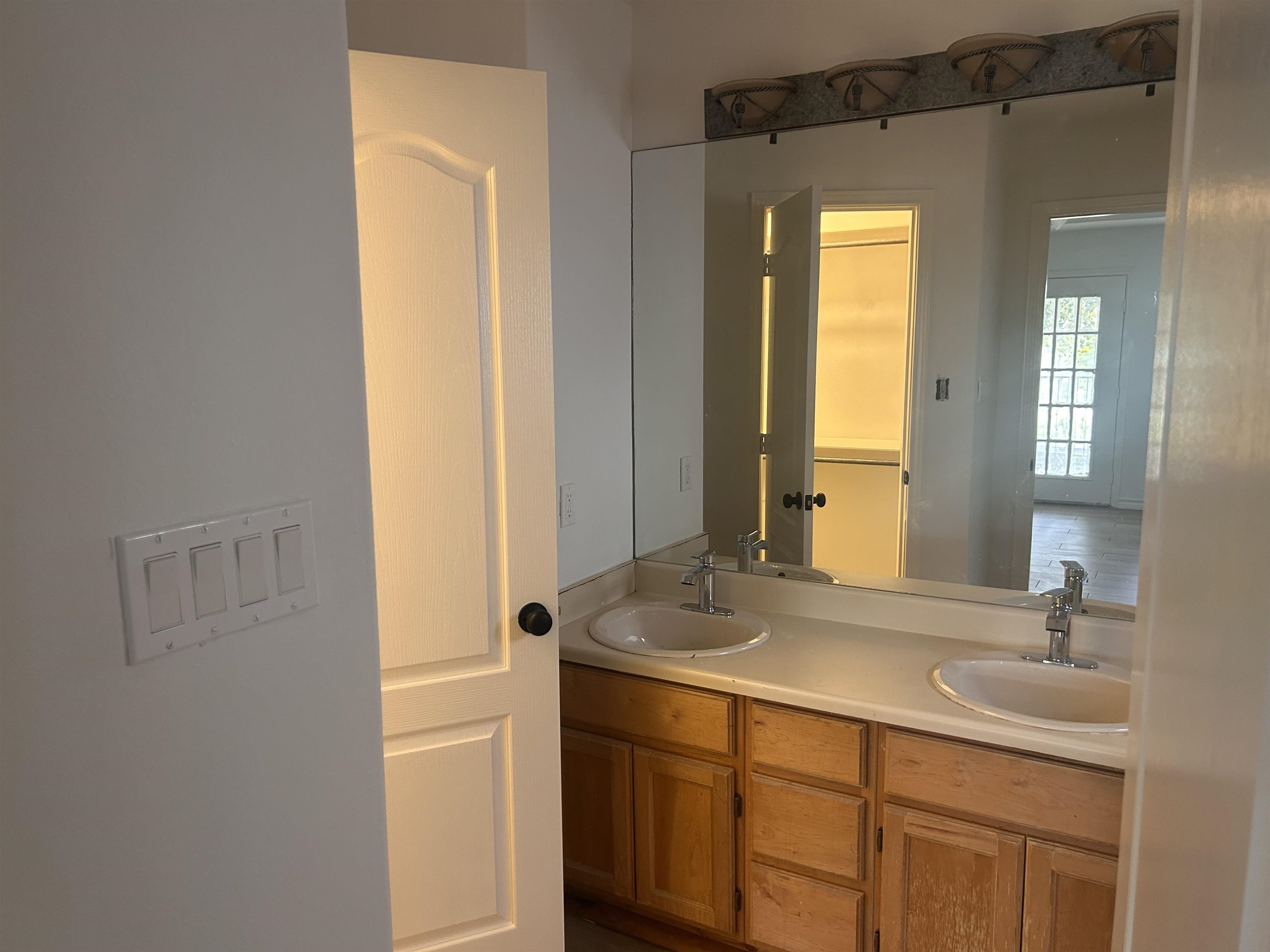 415 Goldeneye Ct Property Photo 4