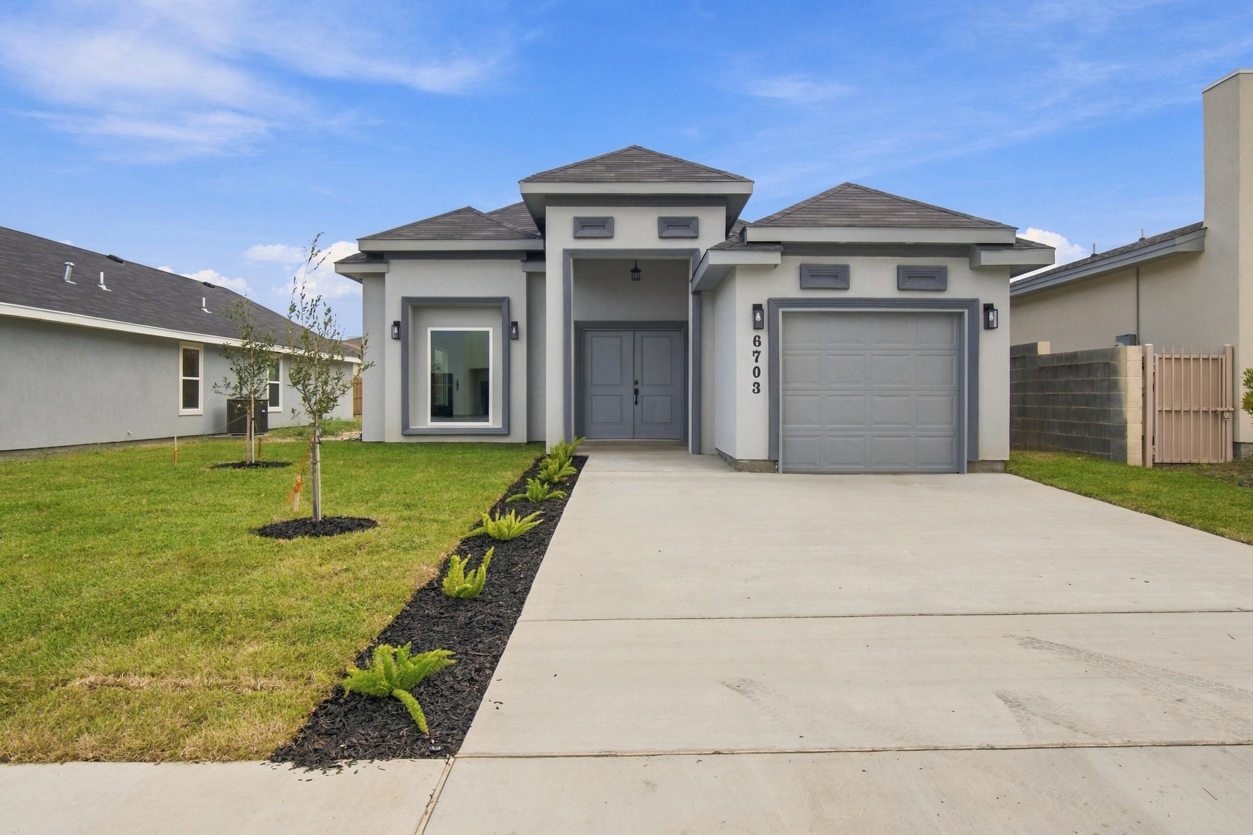 6703 El Jinete Dr. Property Photo 1