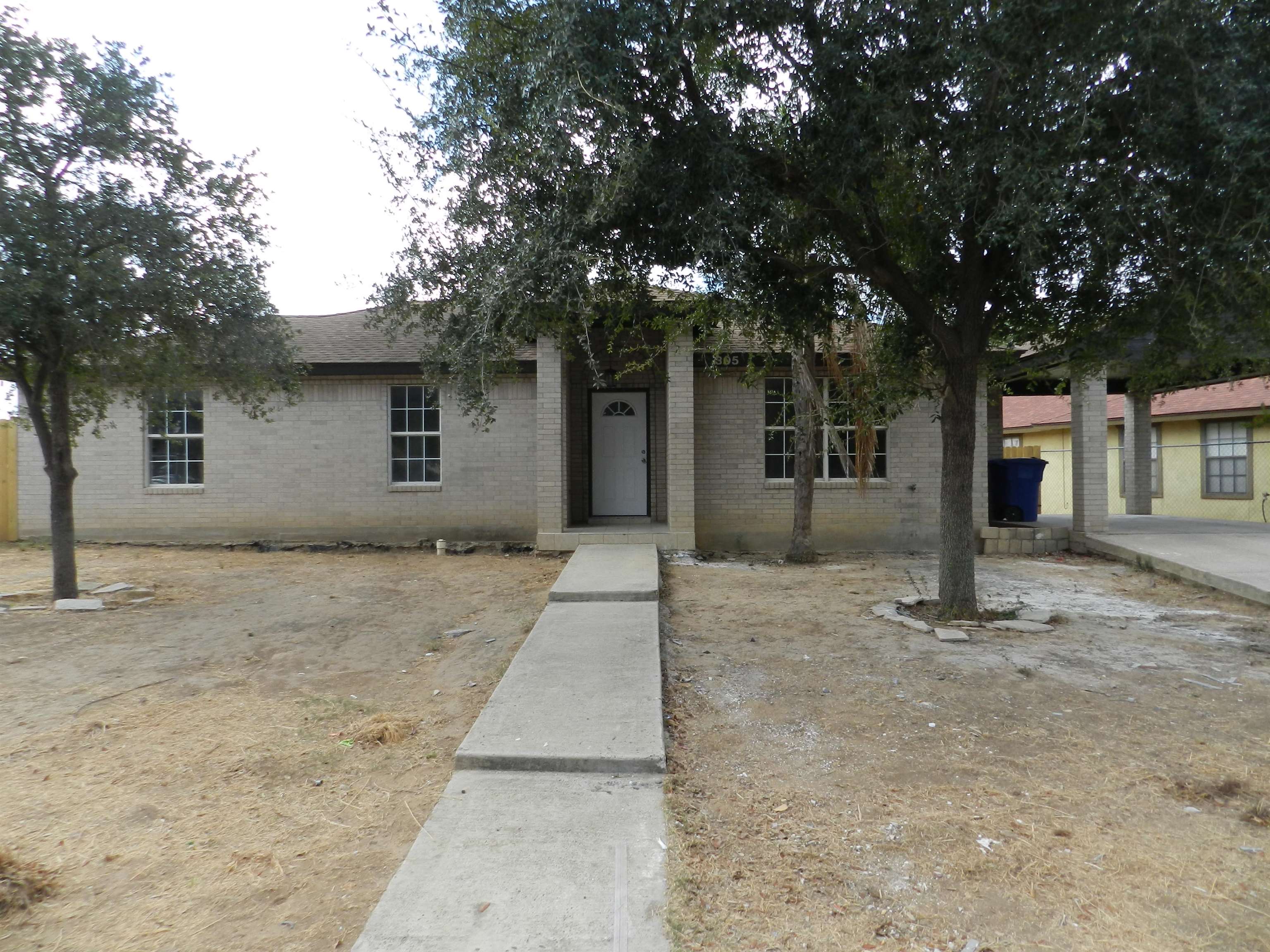305 Segovia Dr Property Photo 1