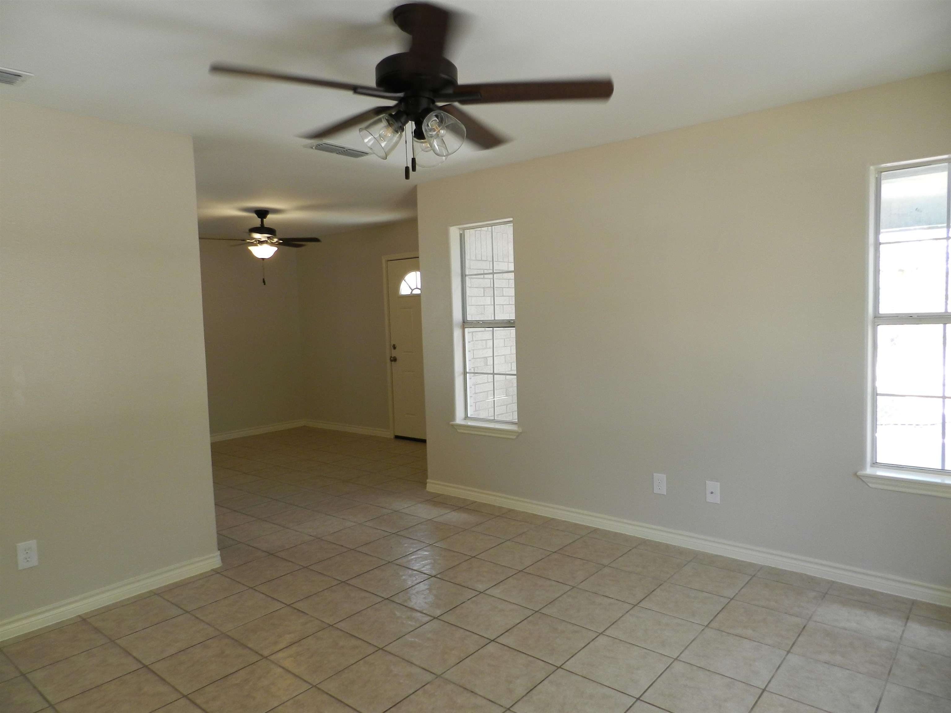 305 Segovia Dr Property Photo 2
