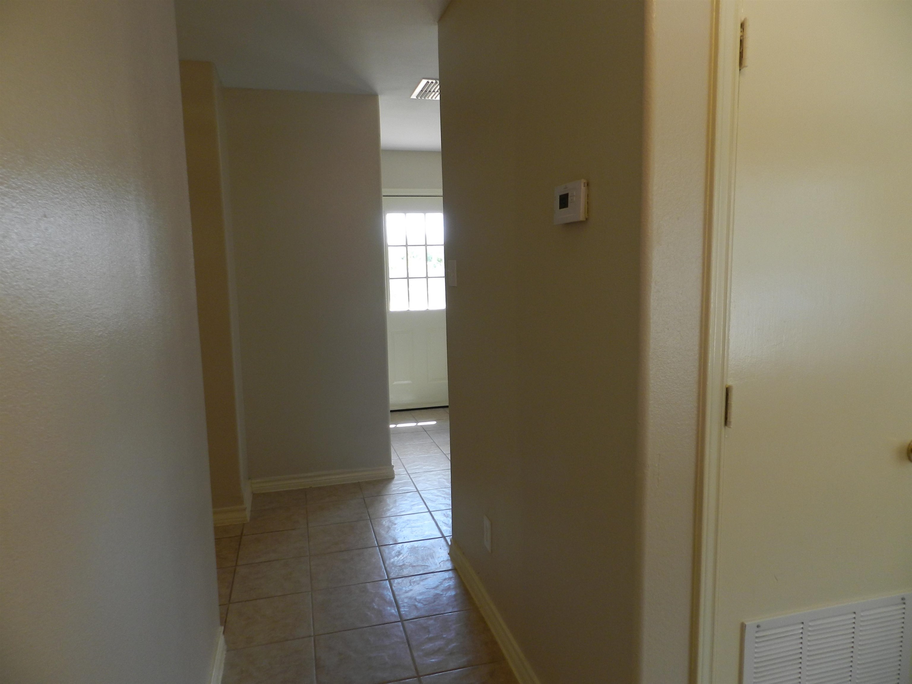305 Segovia Dr Property Photo 4