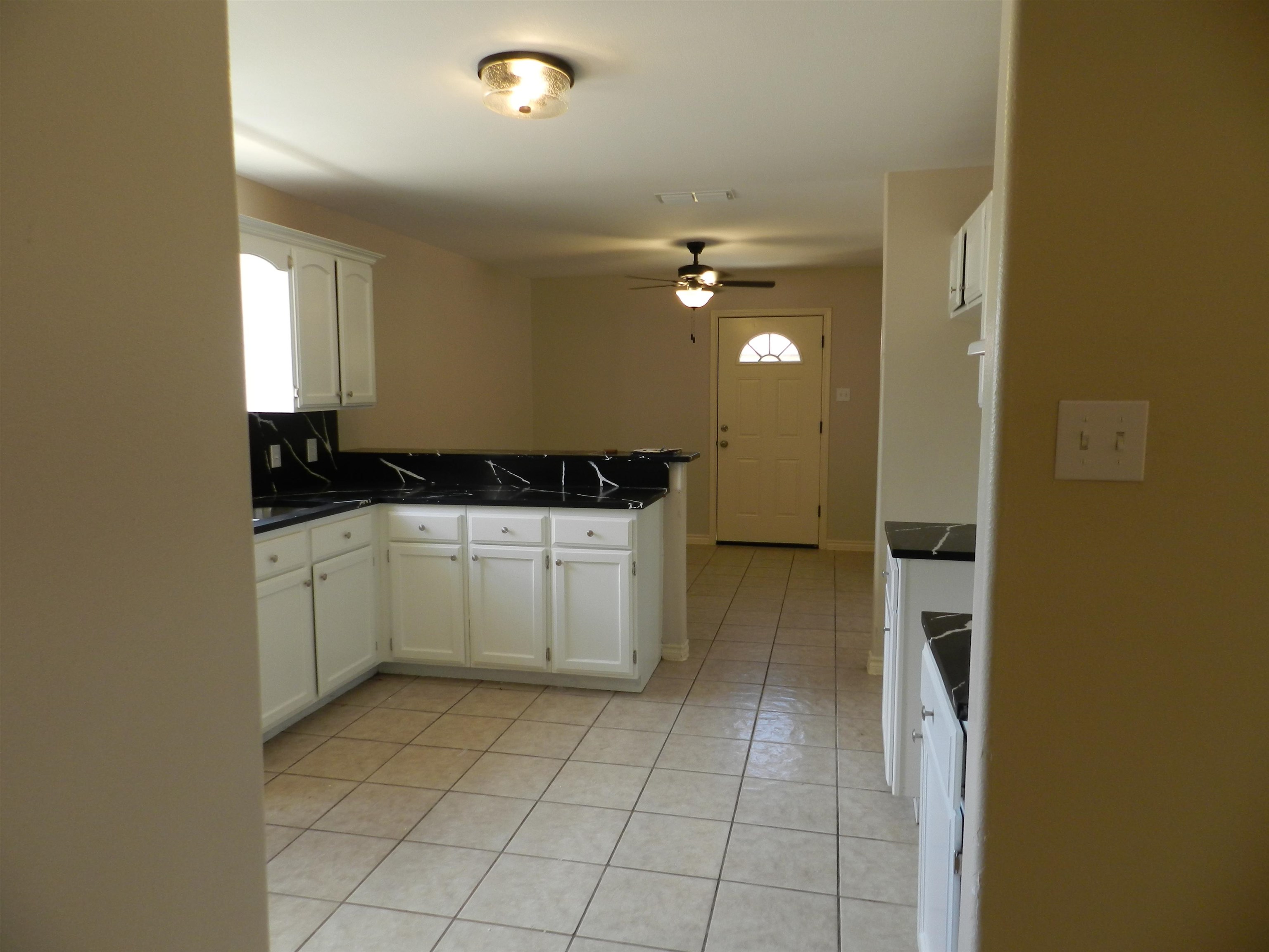 305 Segovia Dr Property Photo 5