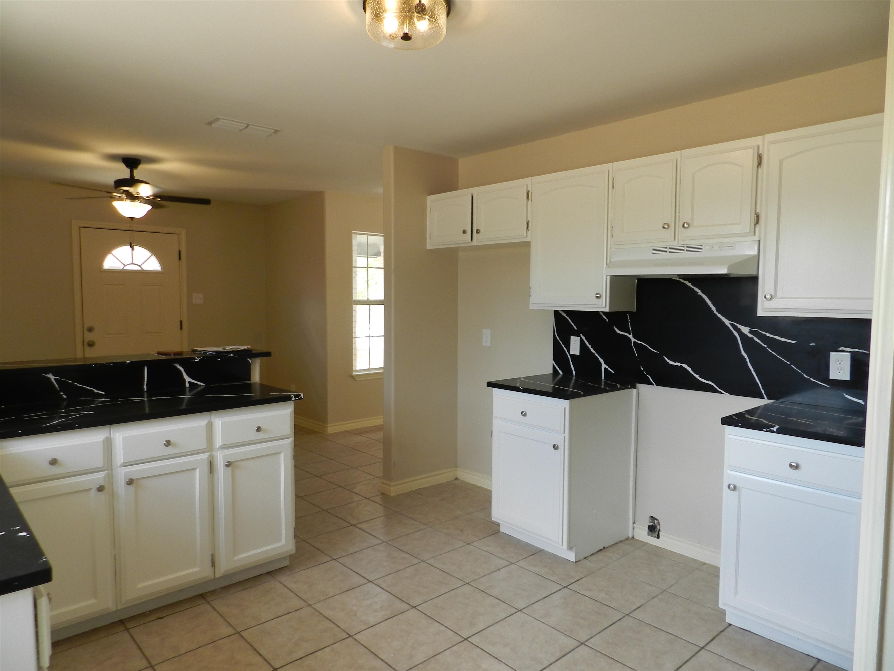 305 Segovia Dr Property Photo 7