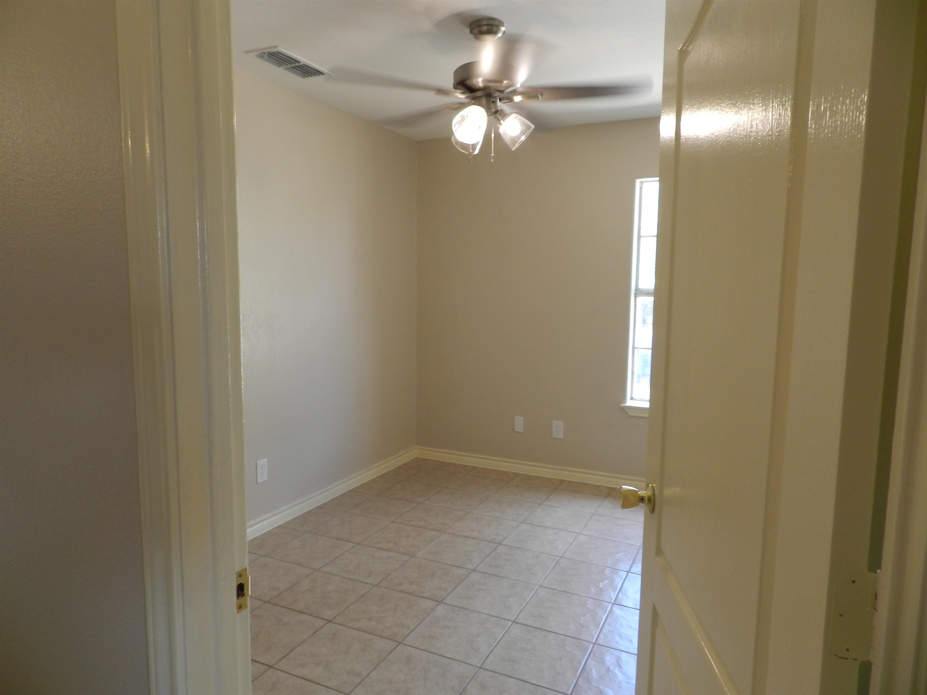 305 Segovia Dr Property Photo 13