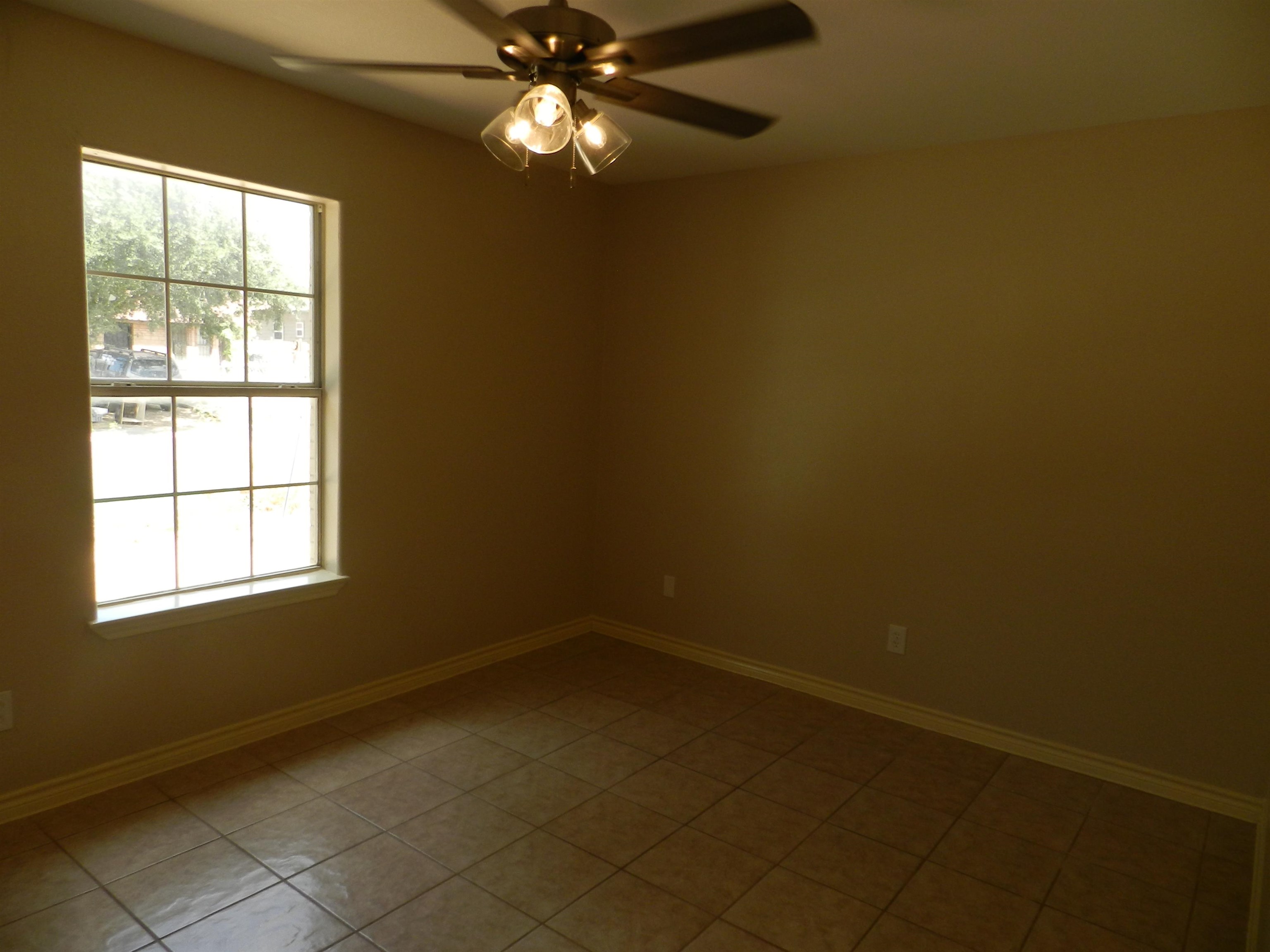 305 Segovia Dr Property Photo 15
