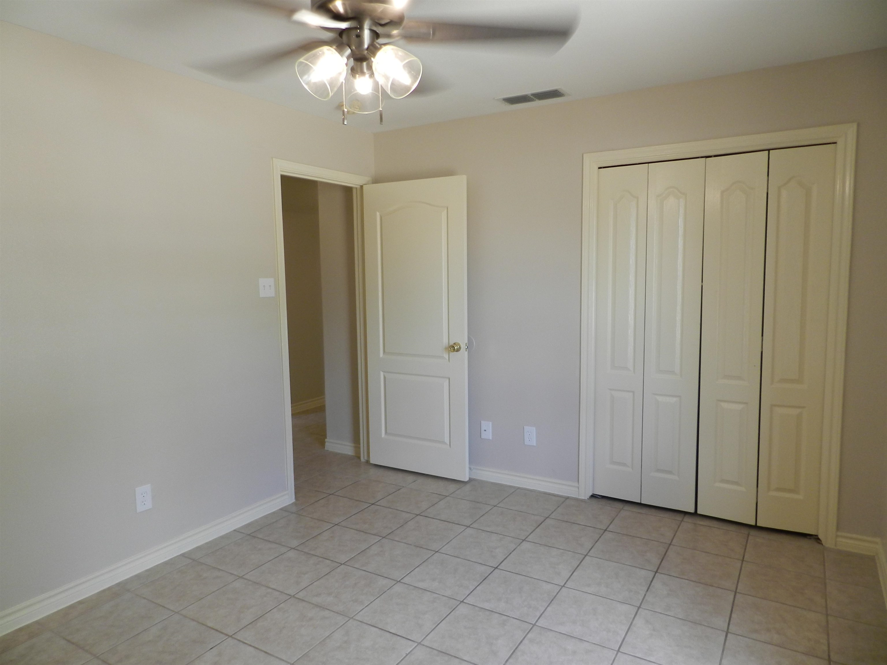 305 Segovia Dr Property Photo 17