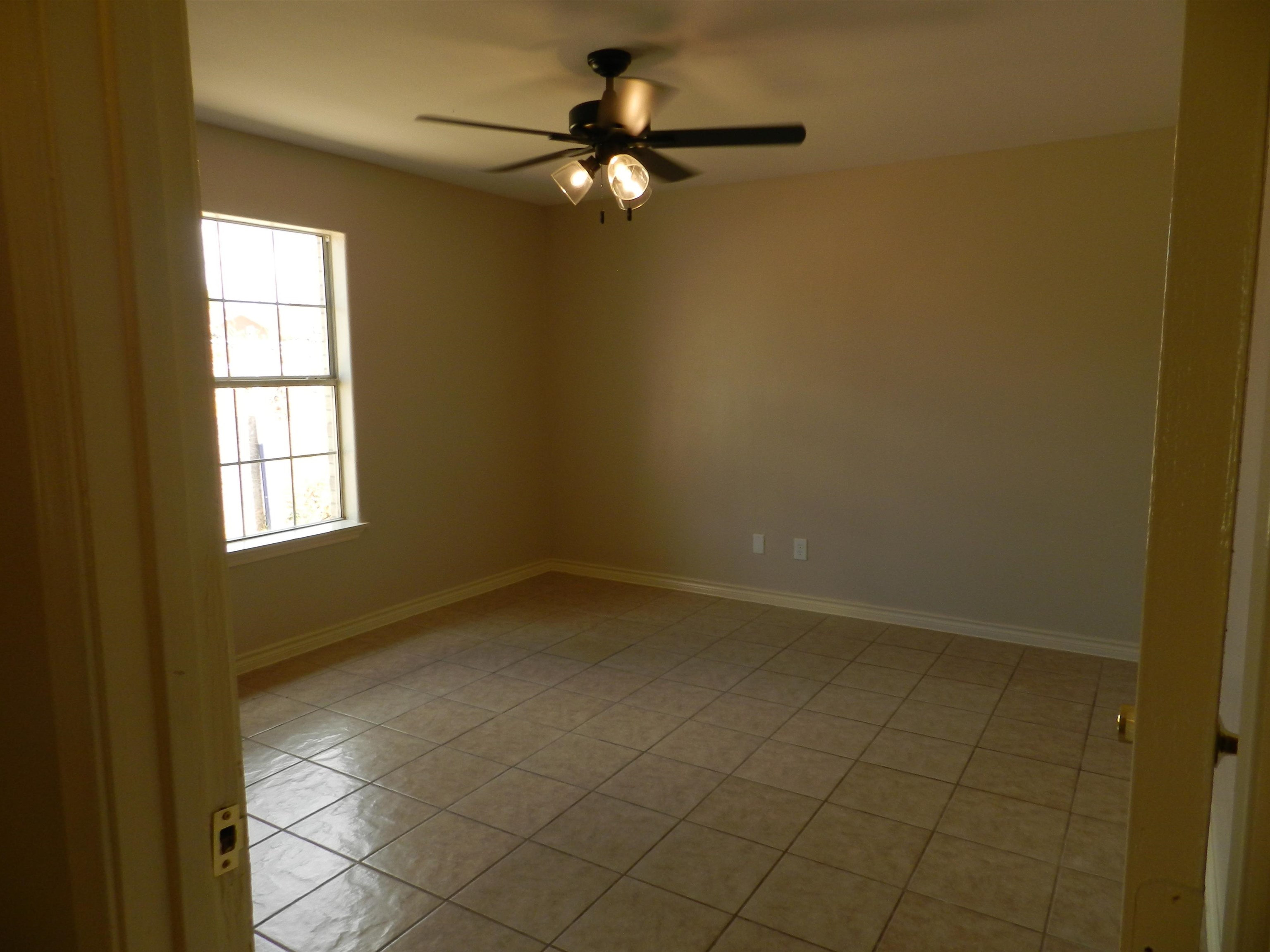 305 Segovia Dr Property Photo 18