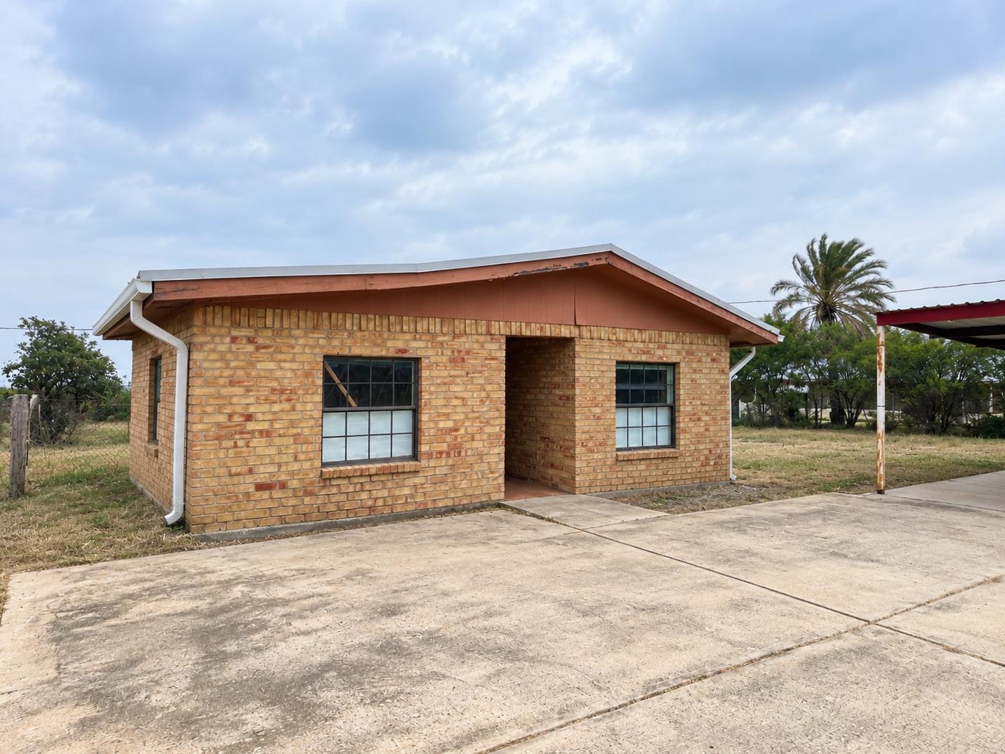 5203 Siesta Ln Property Photo 1