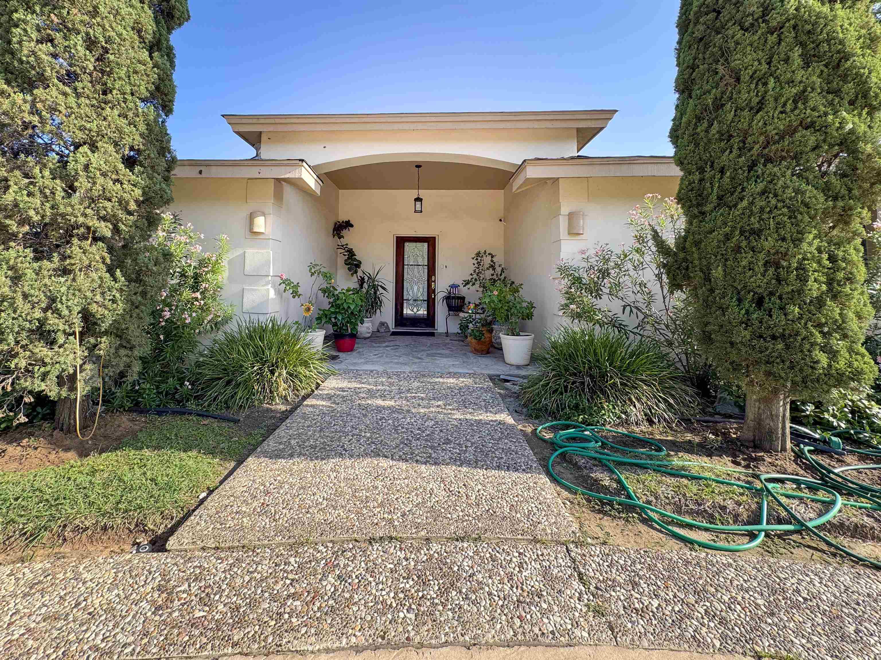 1227 Andrew Ln Property Photo 1