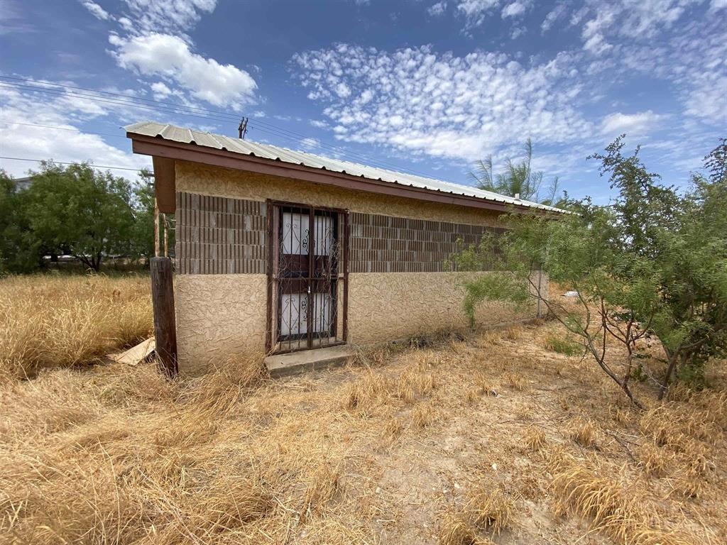 0 Ih-35 Property Photo 6