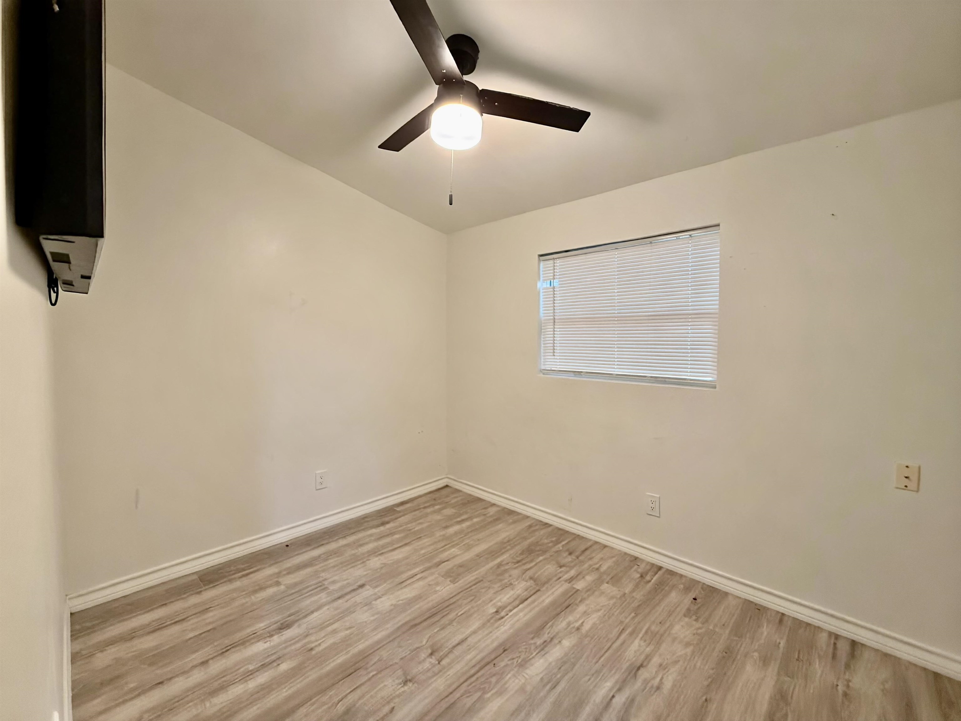 1907 Plum St Property Photo 11