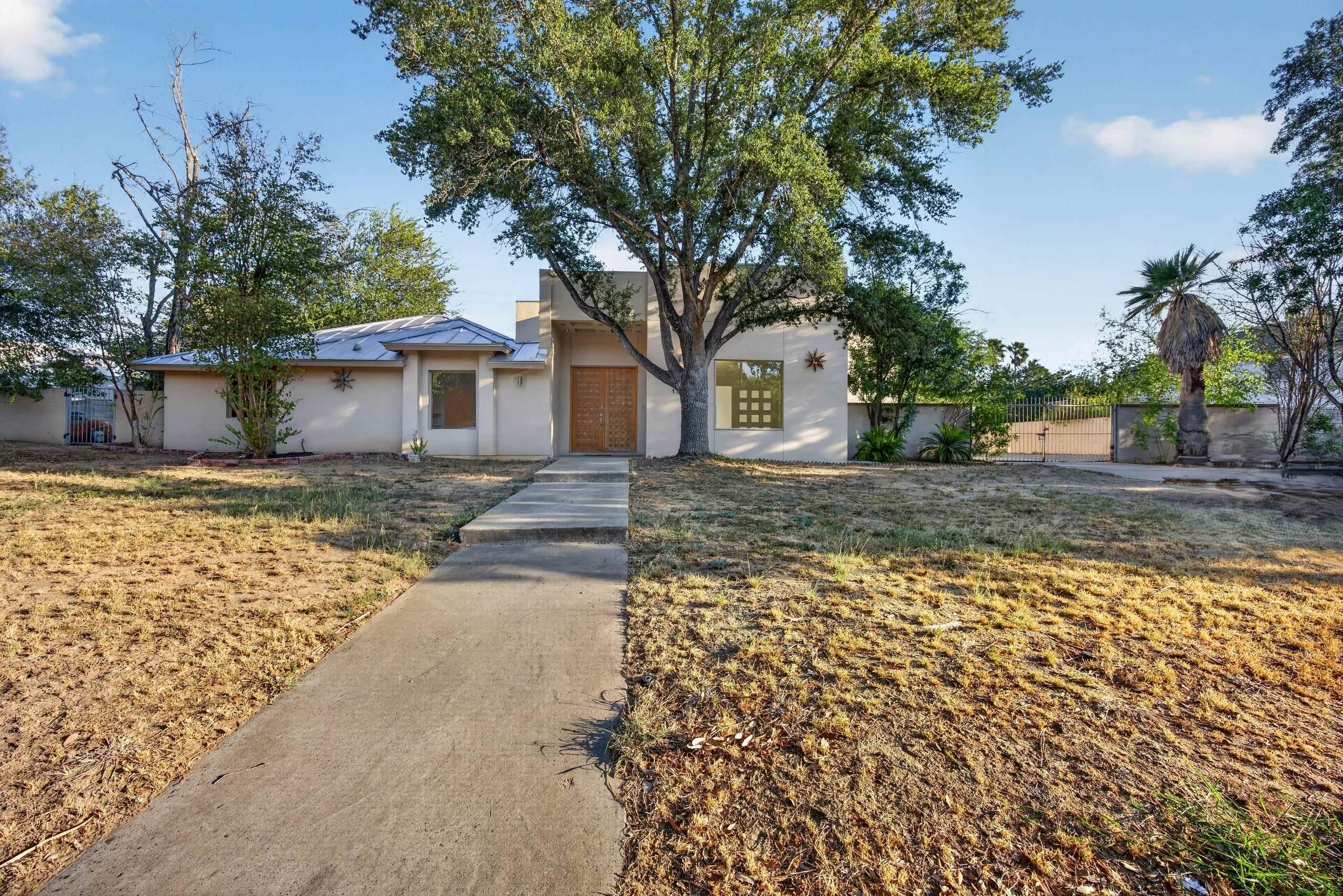 1323 Cross Country Ln. Property Photo 1