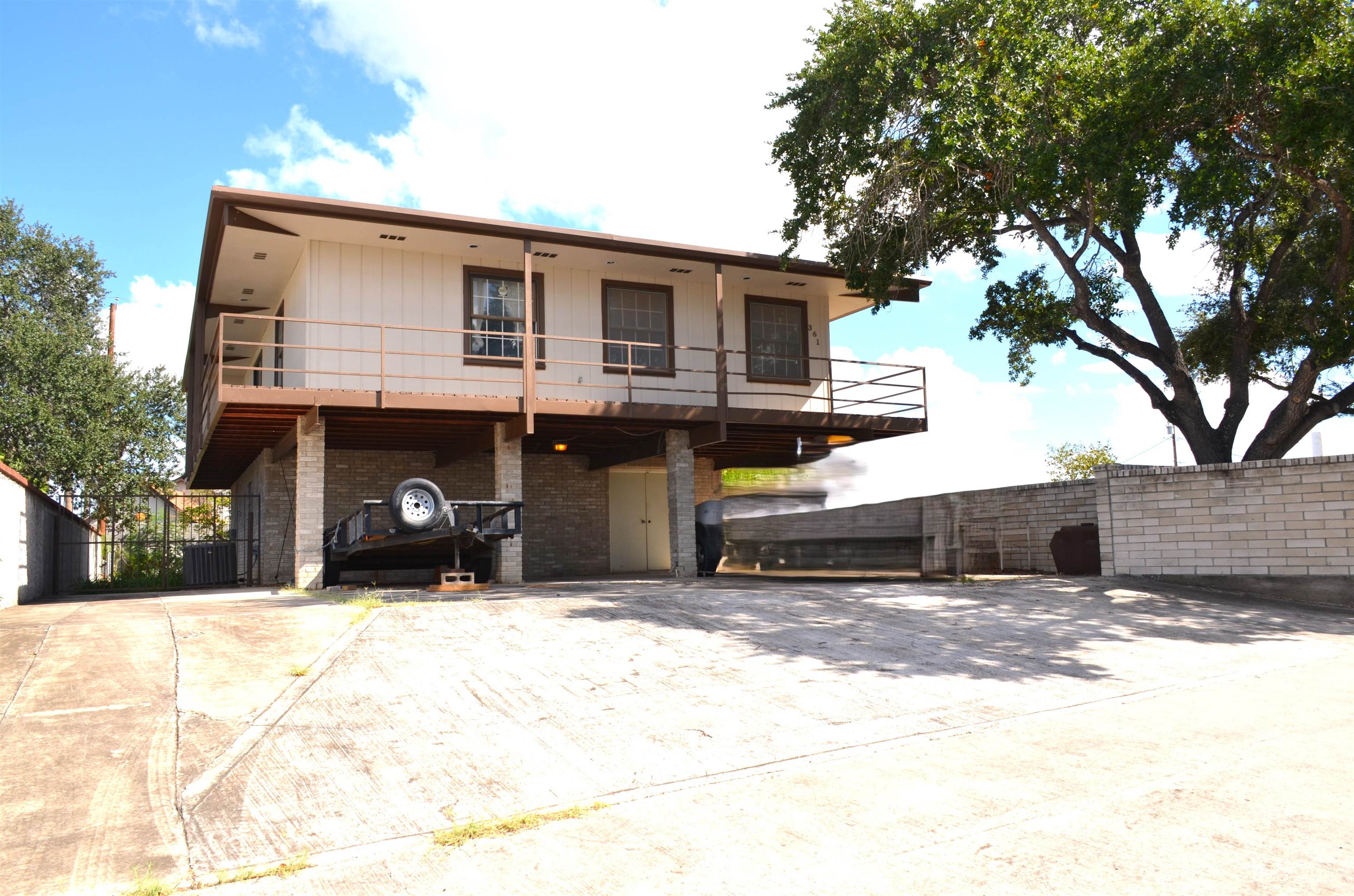 361 Monte Dr Property Photo 2