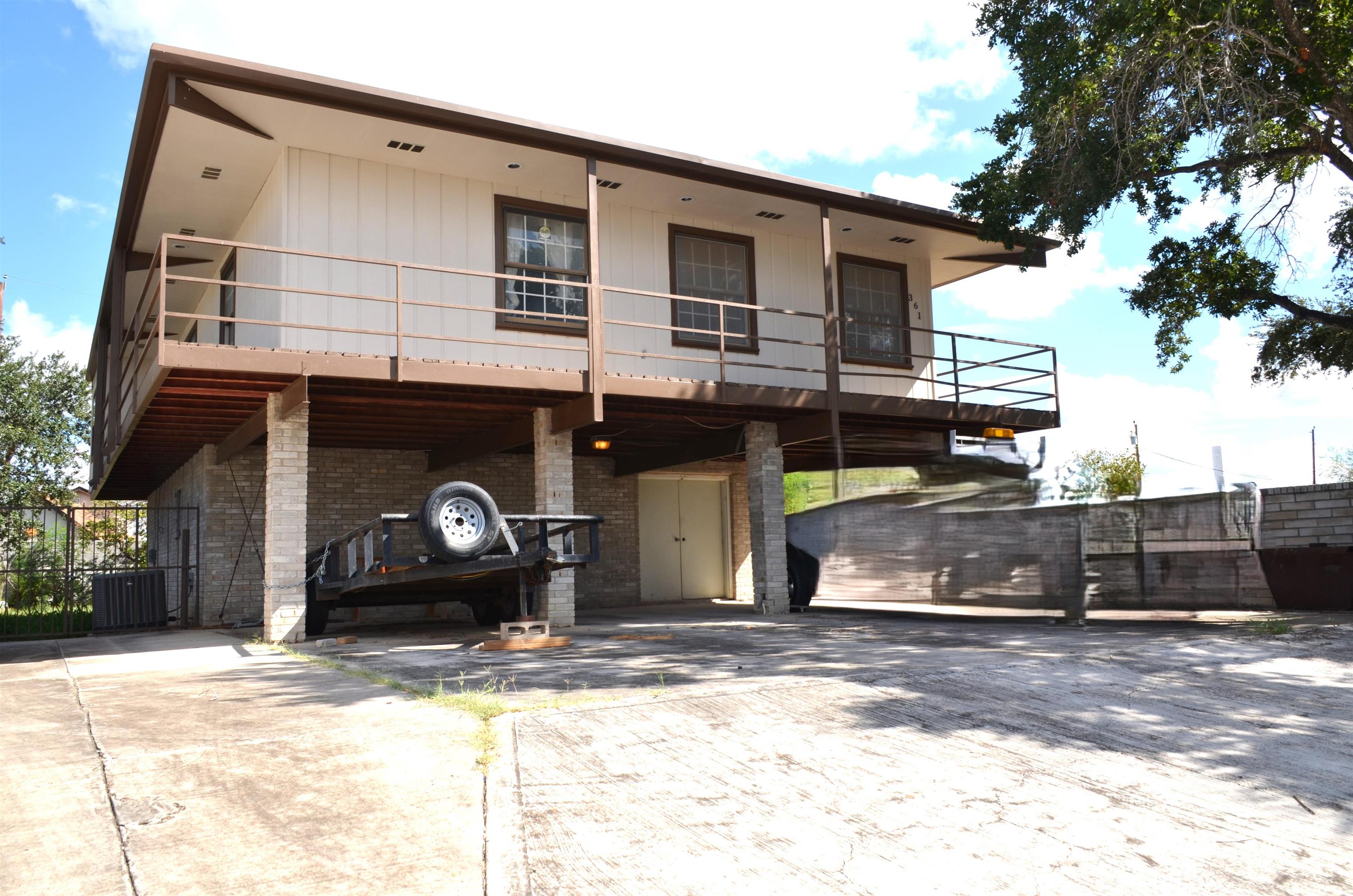 361 Monte Dr Property Photo 3