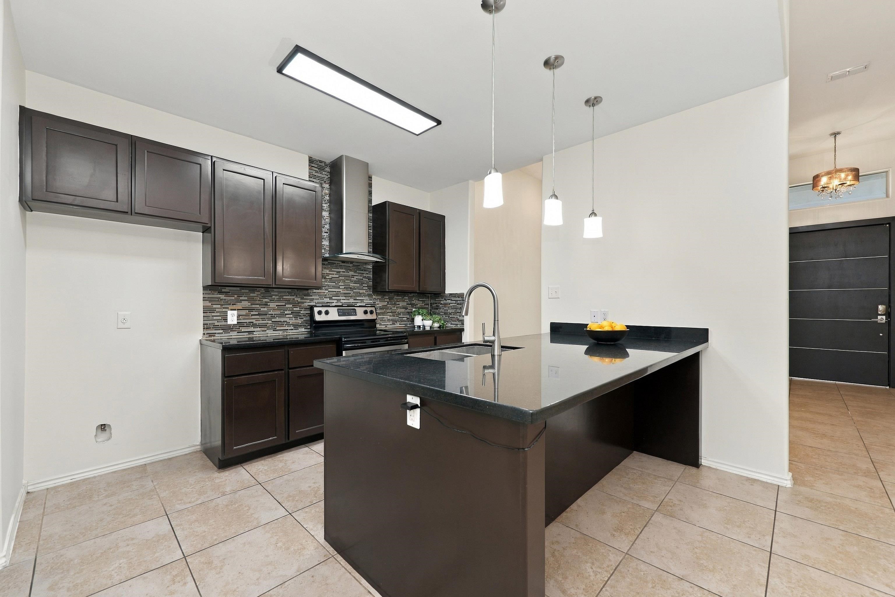 9808 Aziz St. Property Photo 18