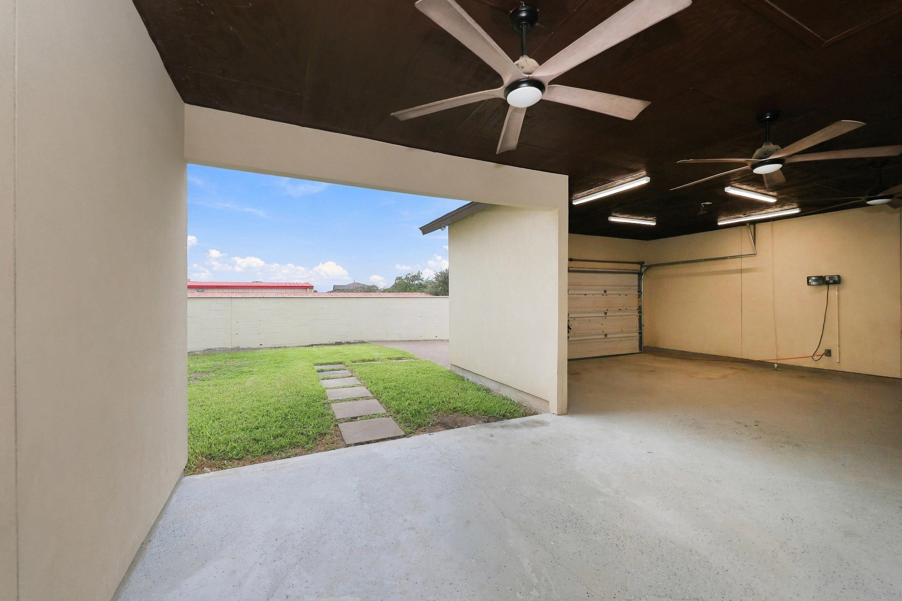 9808 Aziz St. Property Photo 37