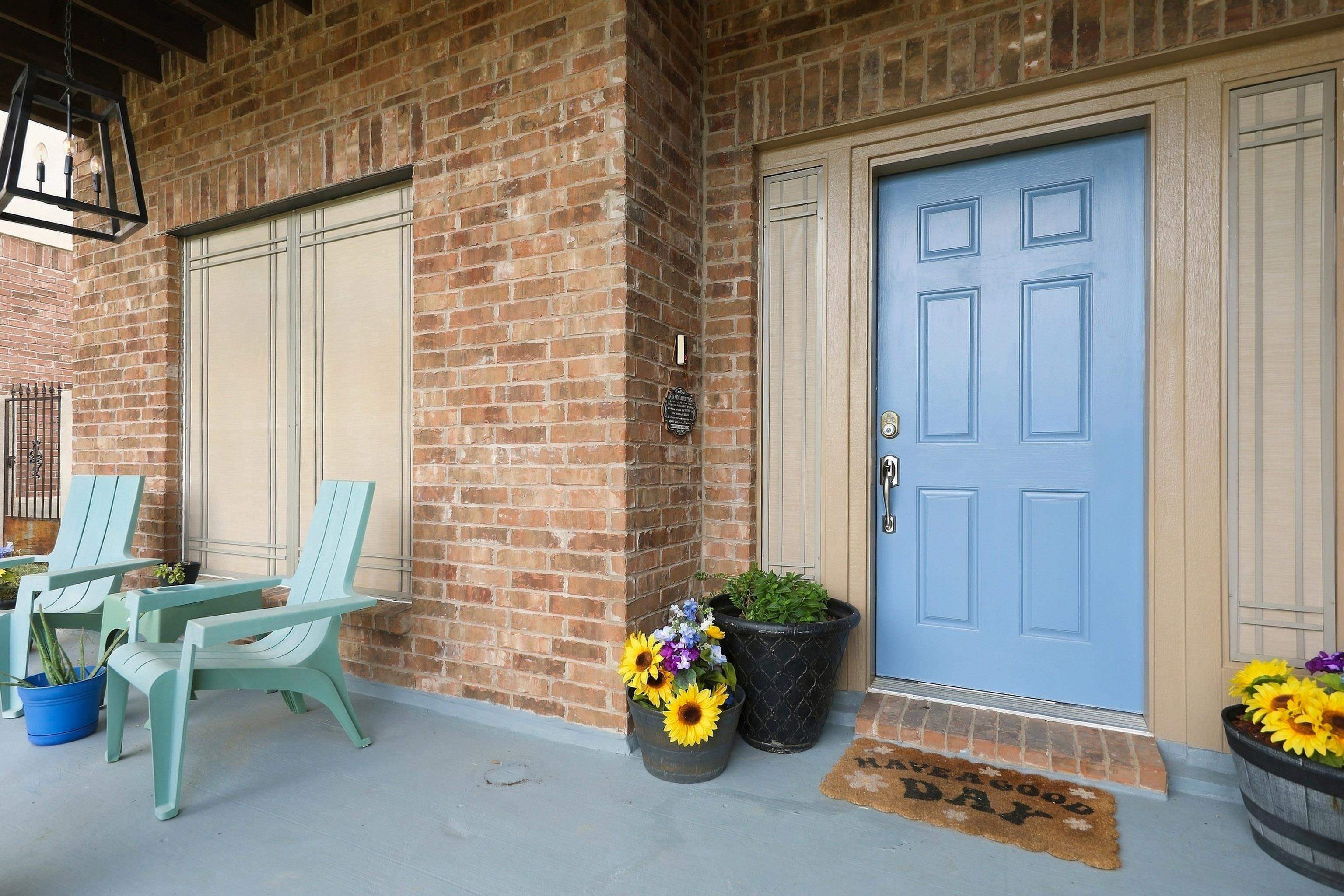 504 Silver Palm Dr Property Photo 2