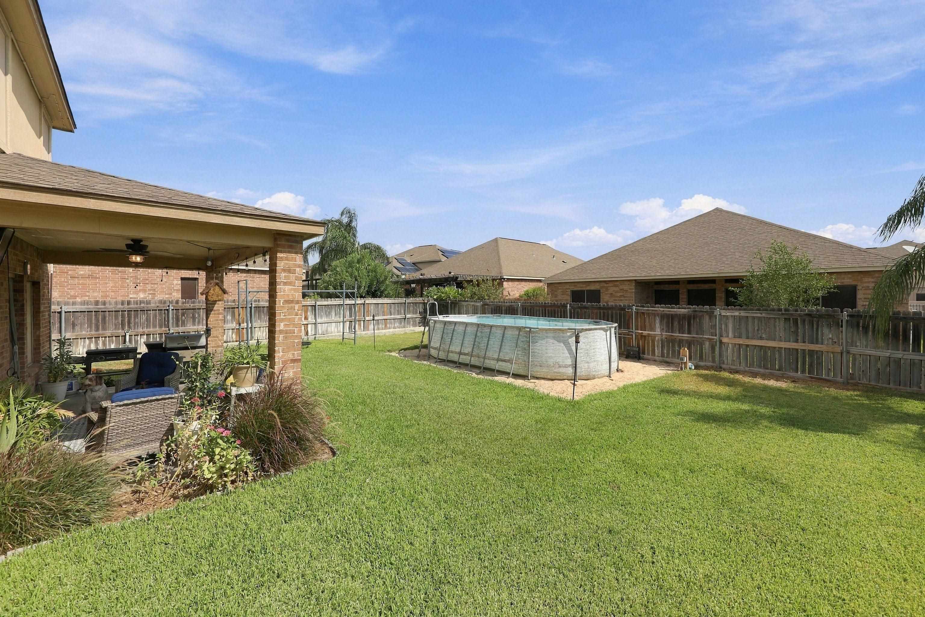 504 Silver Palm Dr Property Photo 4